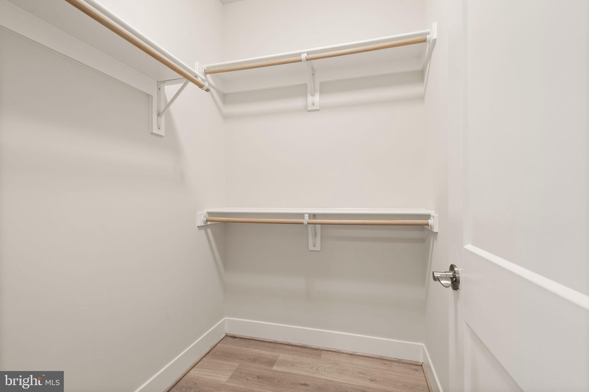 SUNRISE SQUARE - Residential