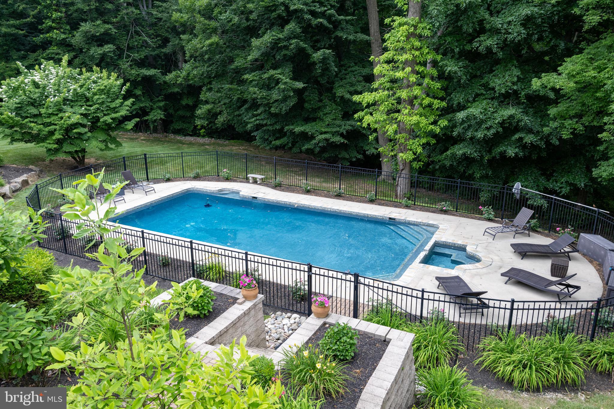 FAIRFIELDS - Residential