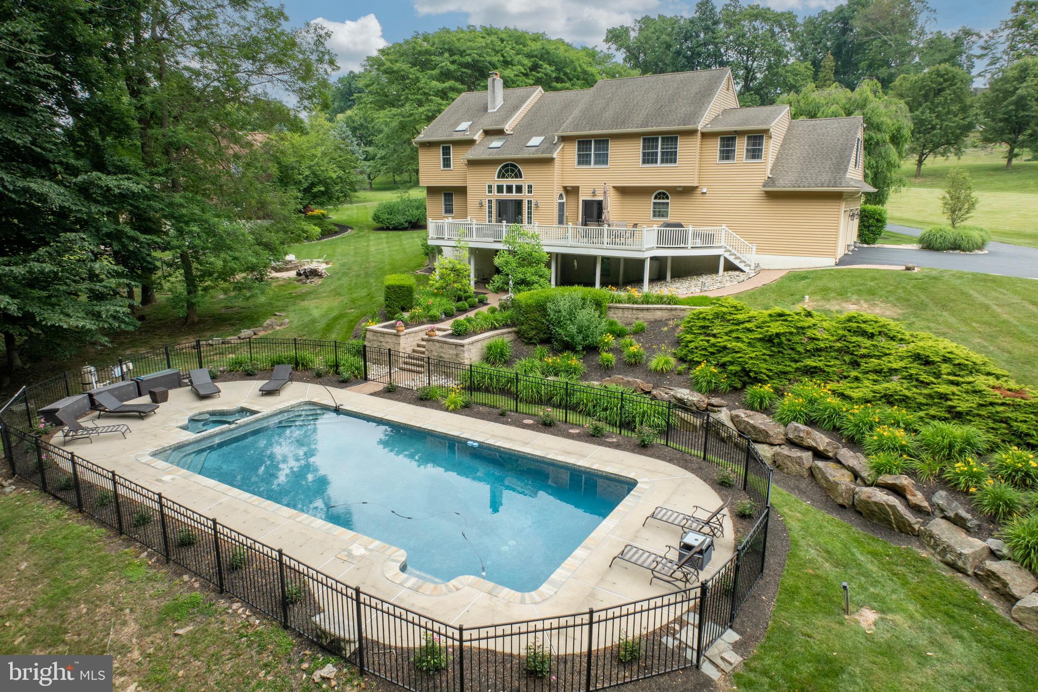 FAIRFIELDS - Residential