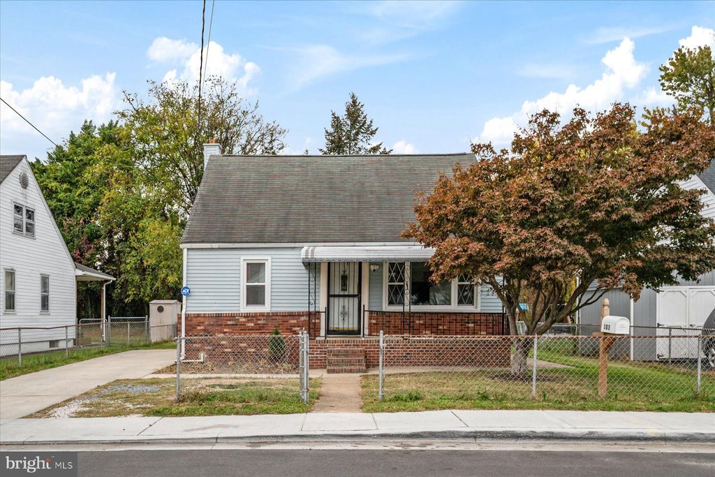 Photo of 103 Vista Avenue, GLEN BURNIE, MD 21061 (MLS # MDAA2130434)