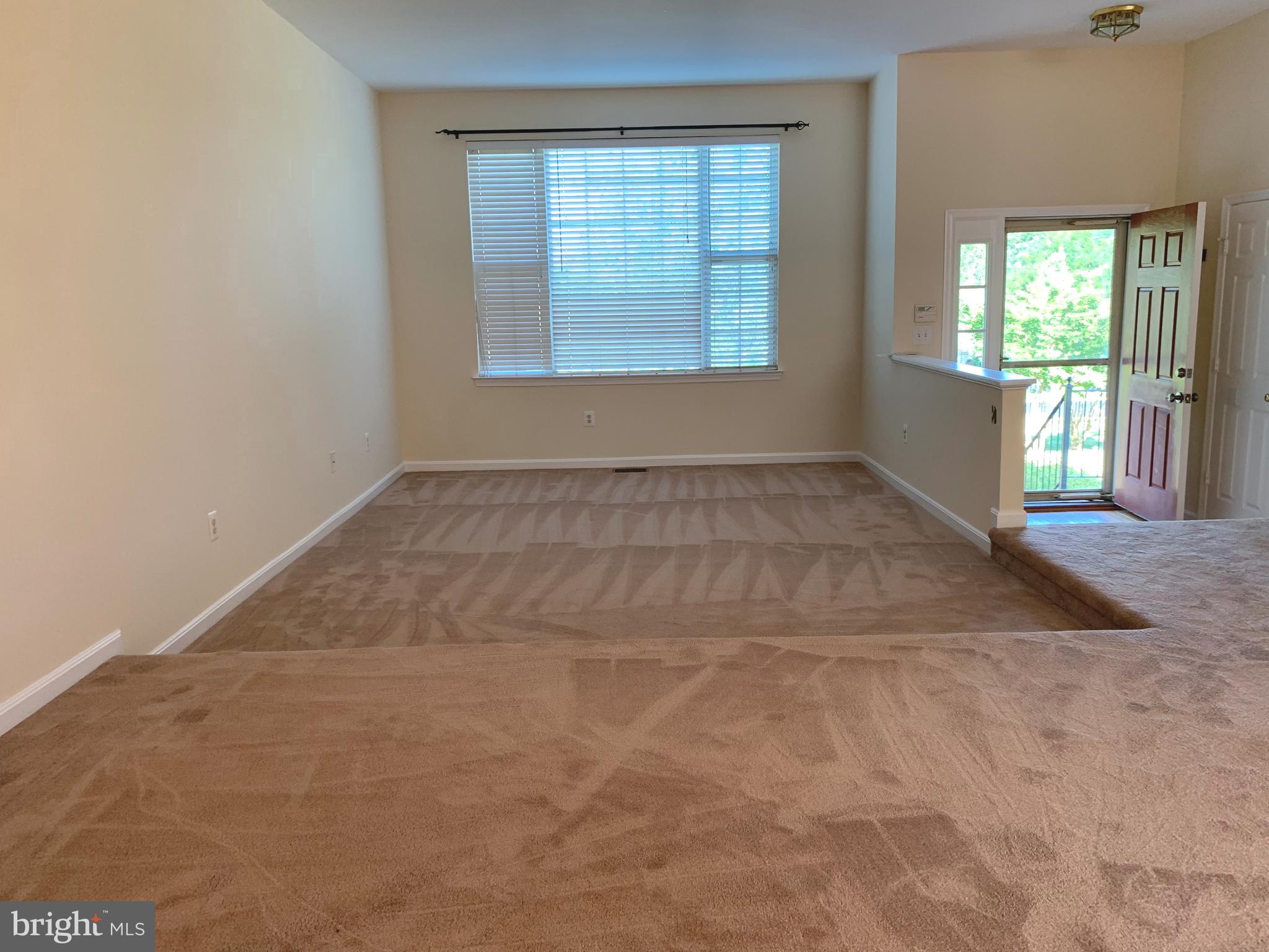 UNIVERISTY CENTER - Residential Lease