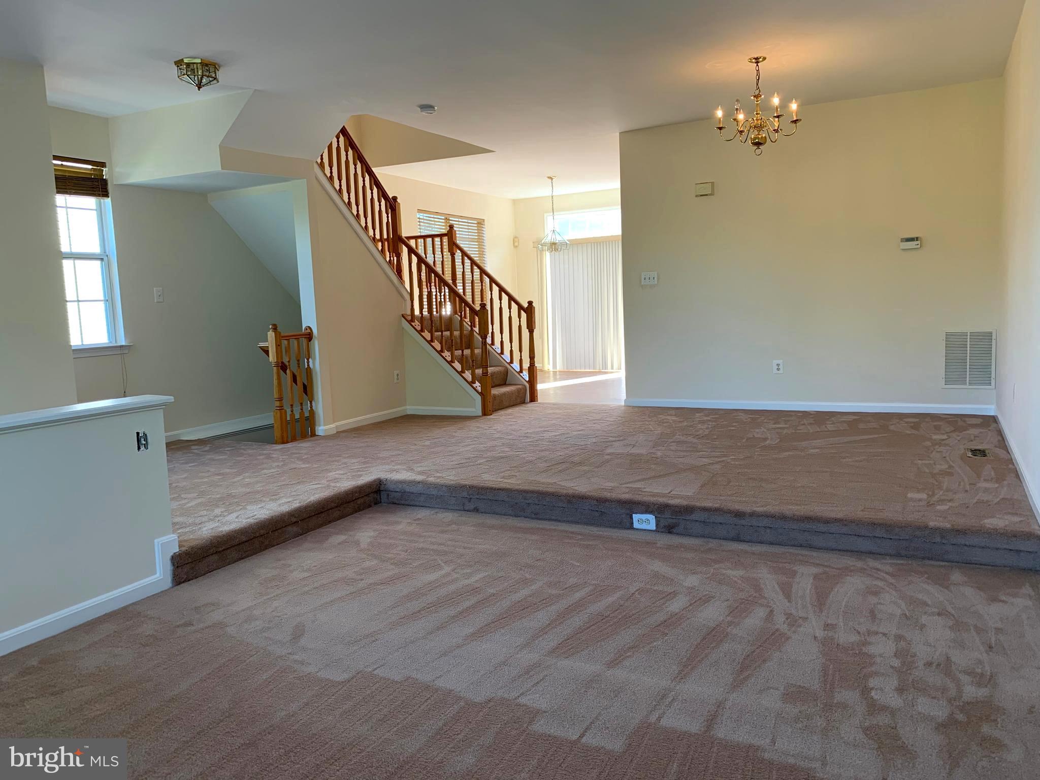 UNIVERISTY CENTER - Residential Lease