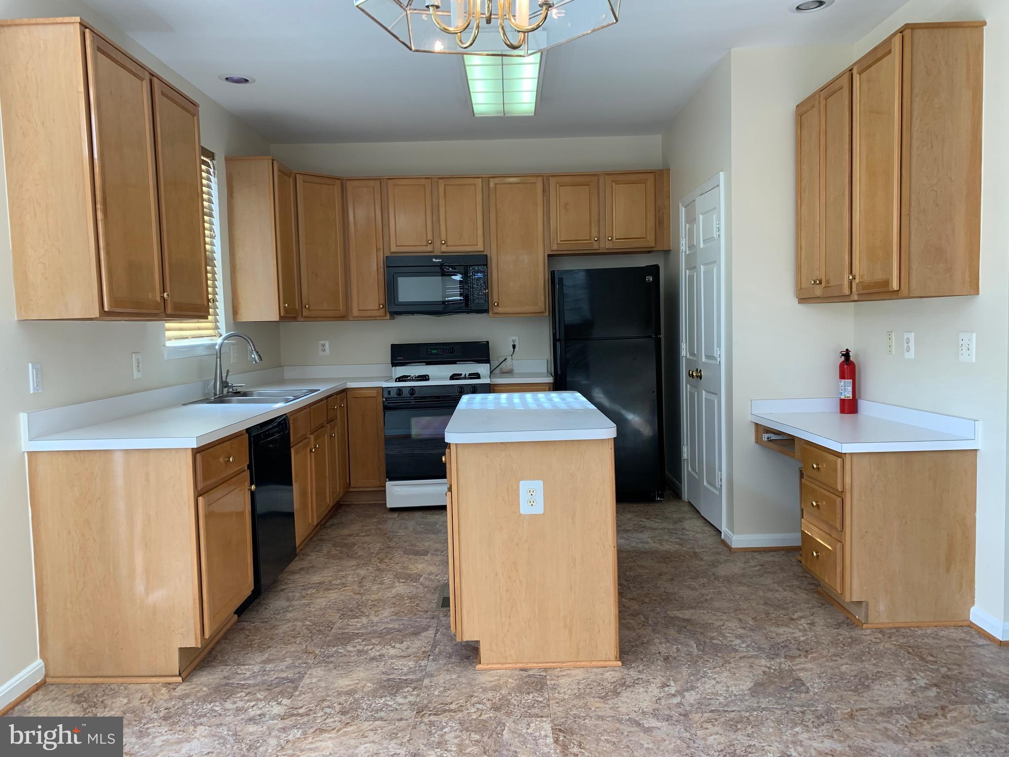 UNIVERISTY CENTER - Residential Lease