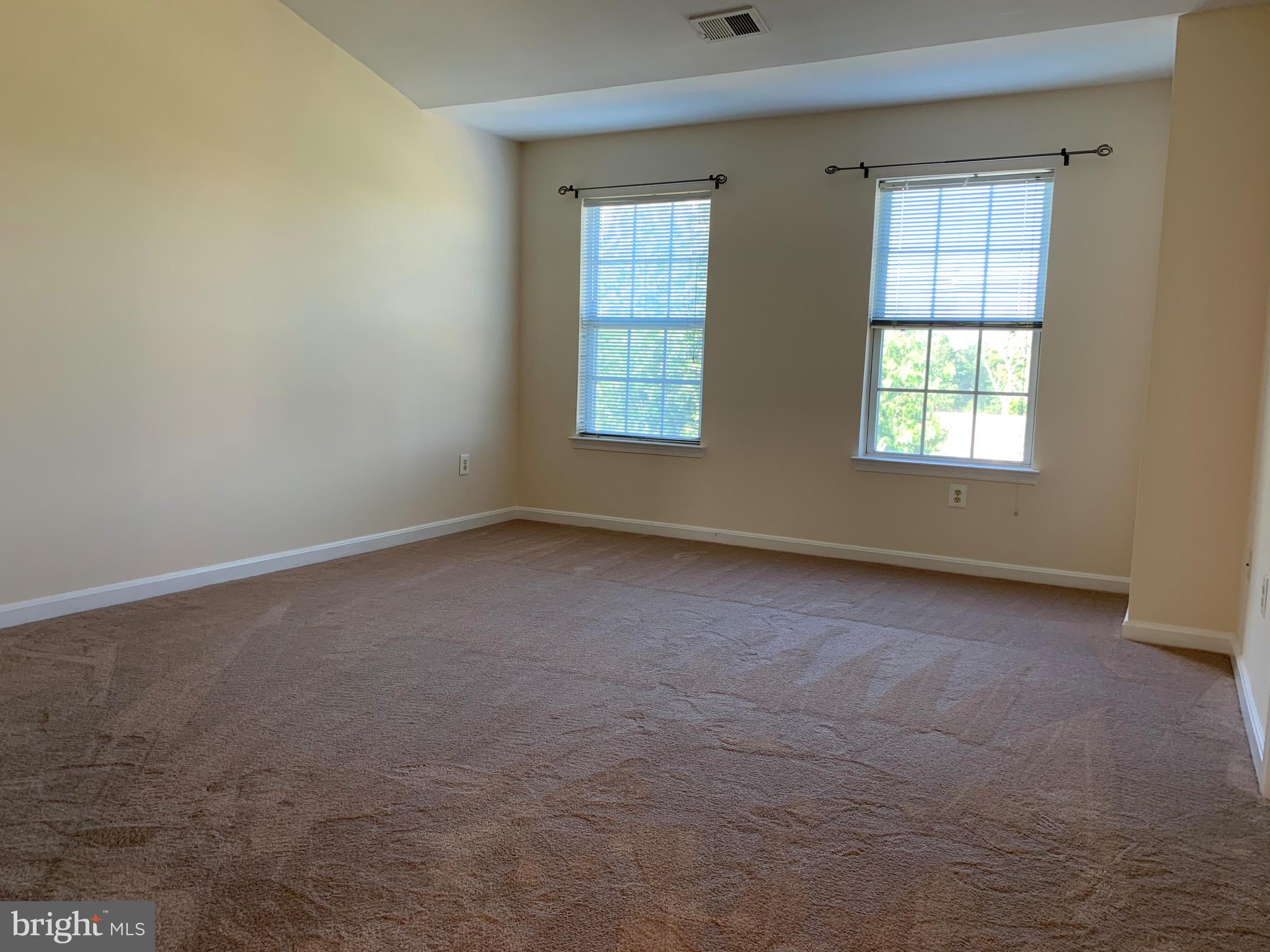 UNIVERISTY CENTER - Residential Lease