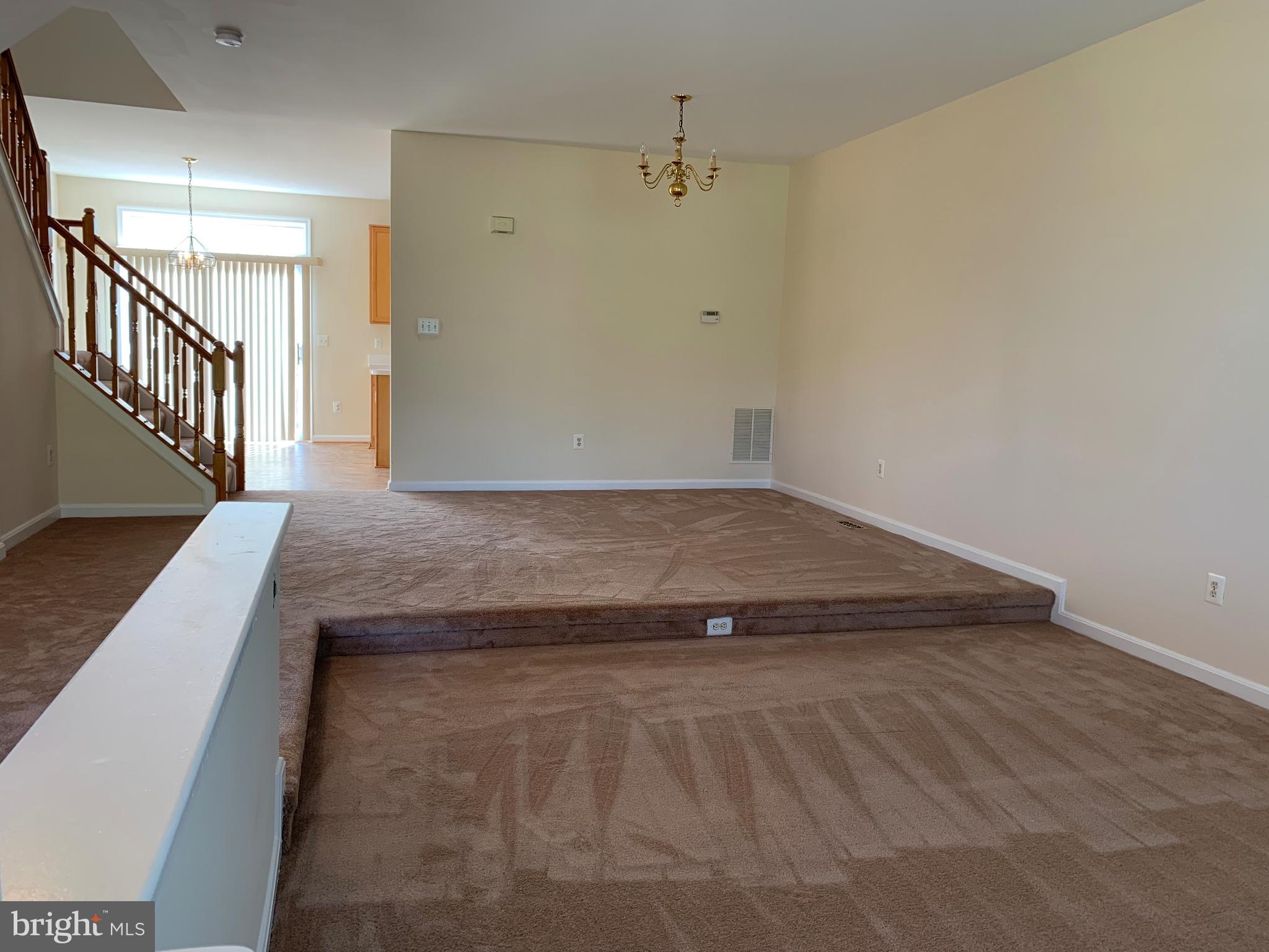 UNIVERISTY CENTER - Residential Lease