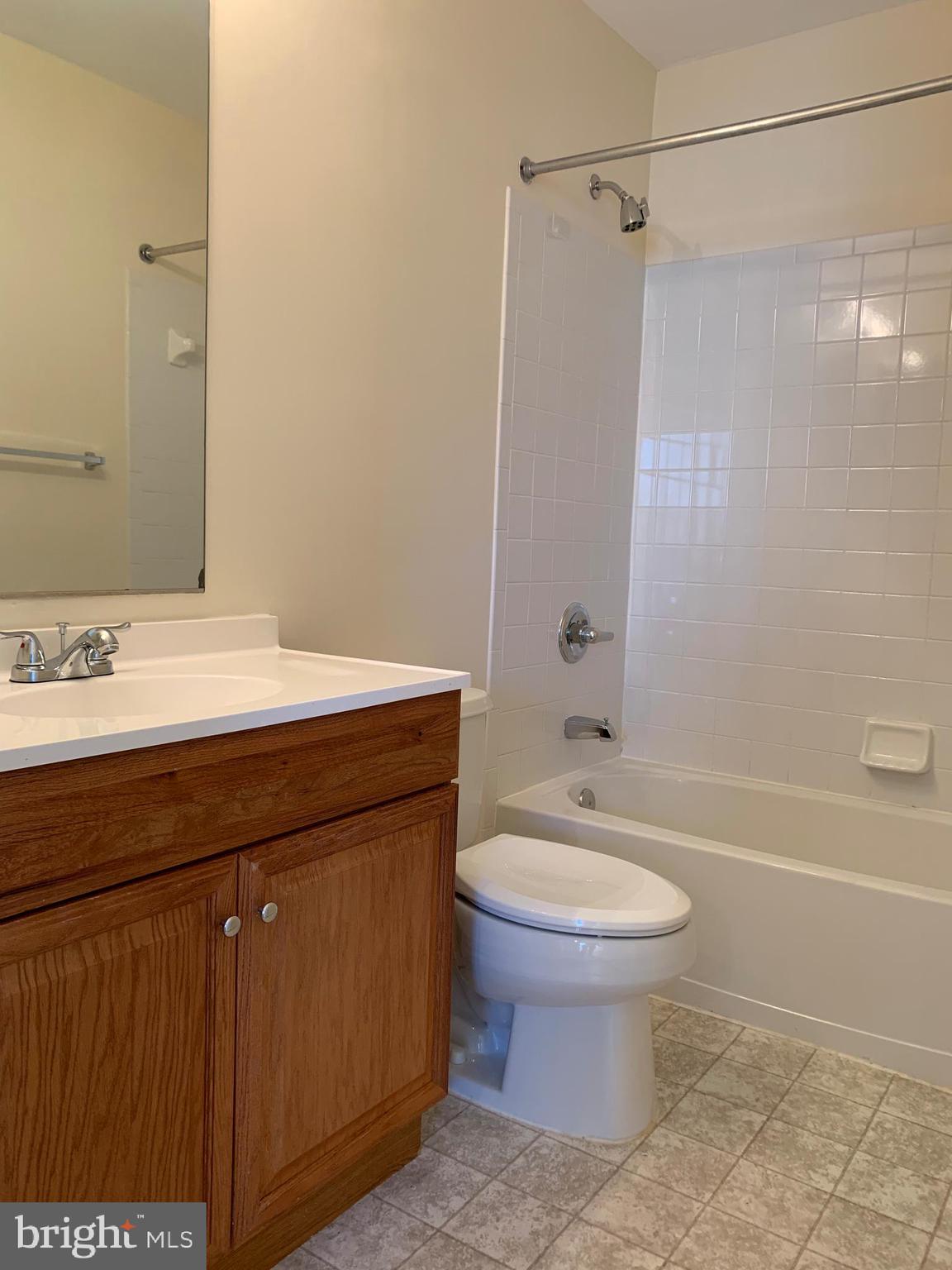 UNIVERISTY CENTER - Residential Lease