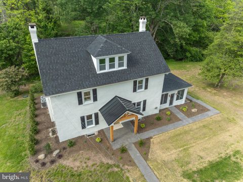 639 OLD AIRPORT ROAD DOUGLASSVILLE PA 19518