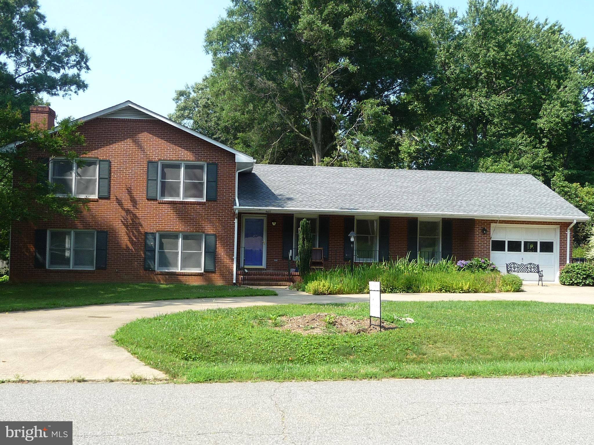 CLEARVIEW HEIGHTS - Residential Lease