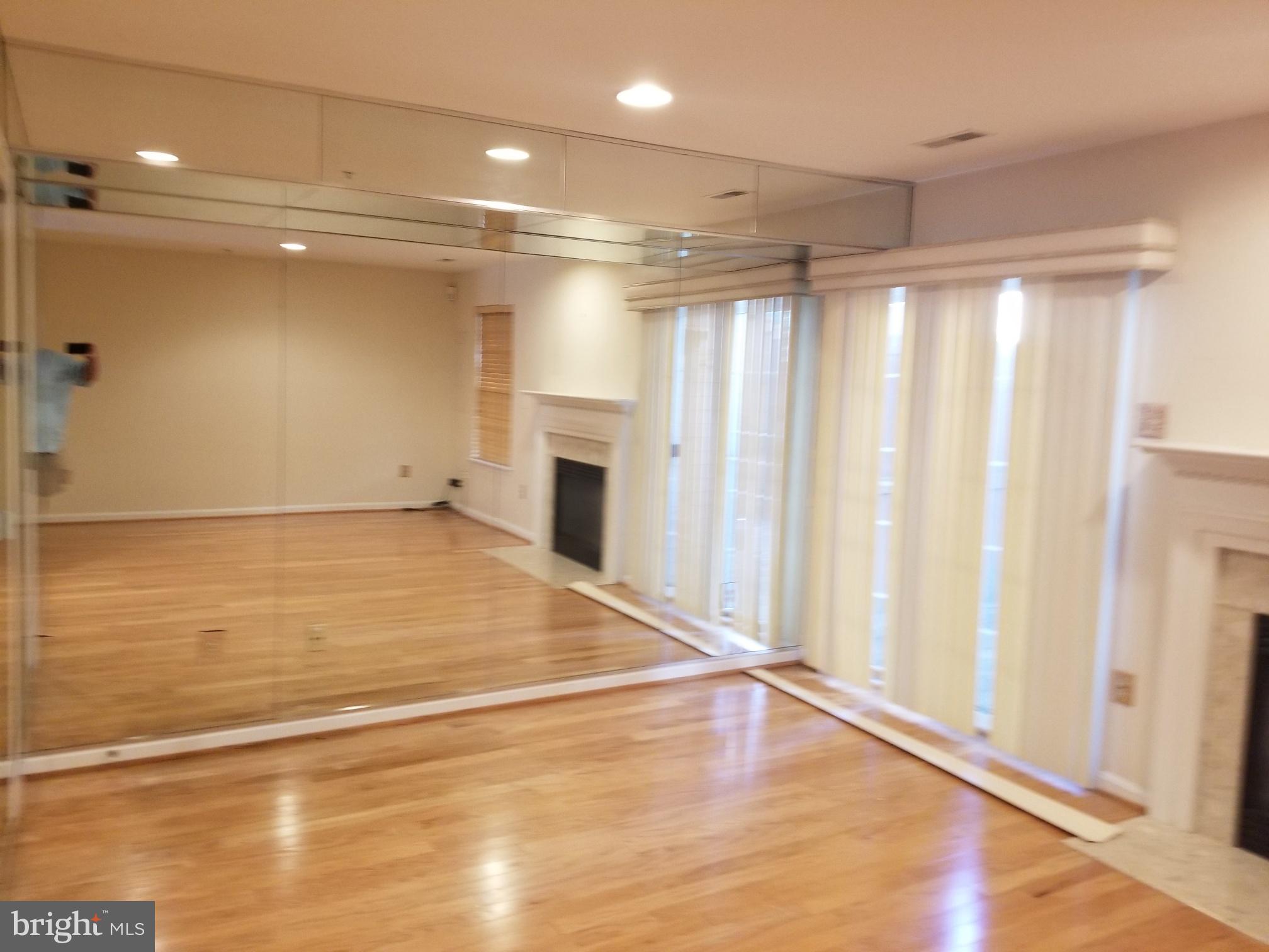 WOODVIEW VILLAGE - Residential