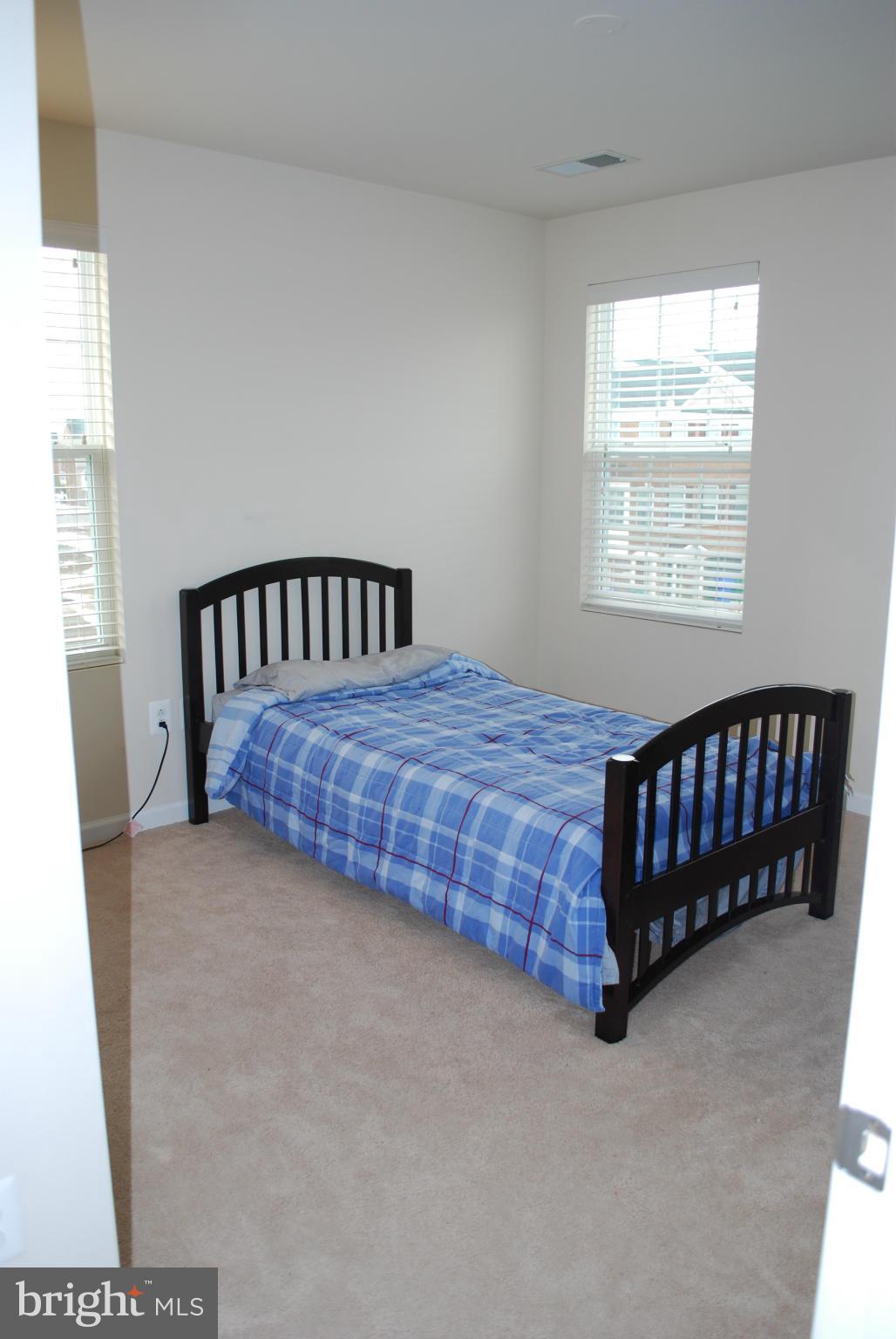 ST CHARLES SUB - GLENEAGLES - Residential Lease