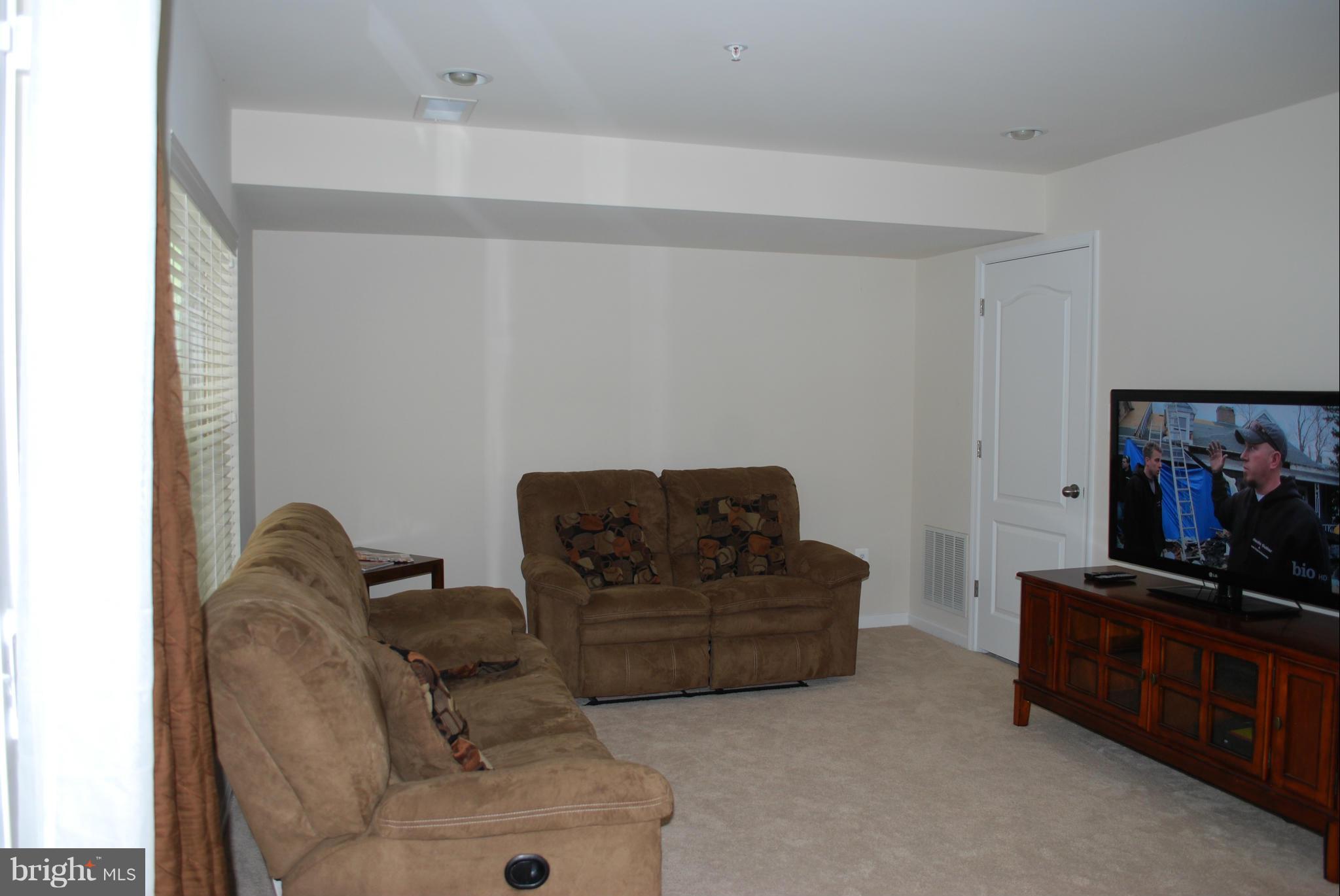 ST CHARLES SUB - GLENEAGLES - Residential Lease