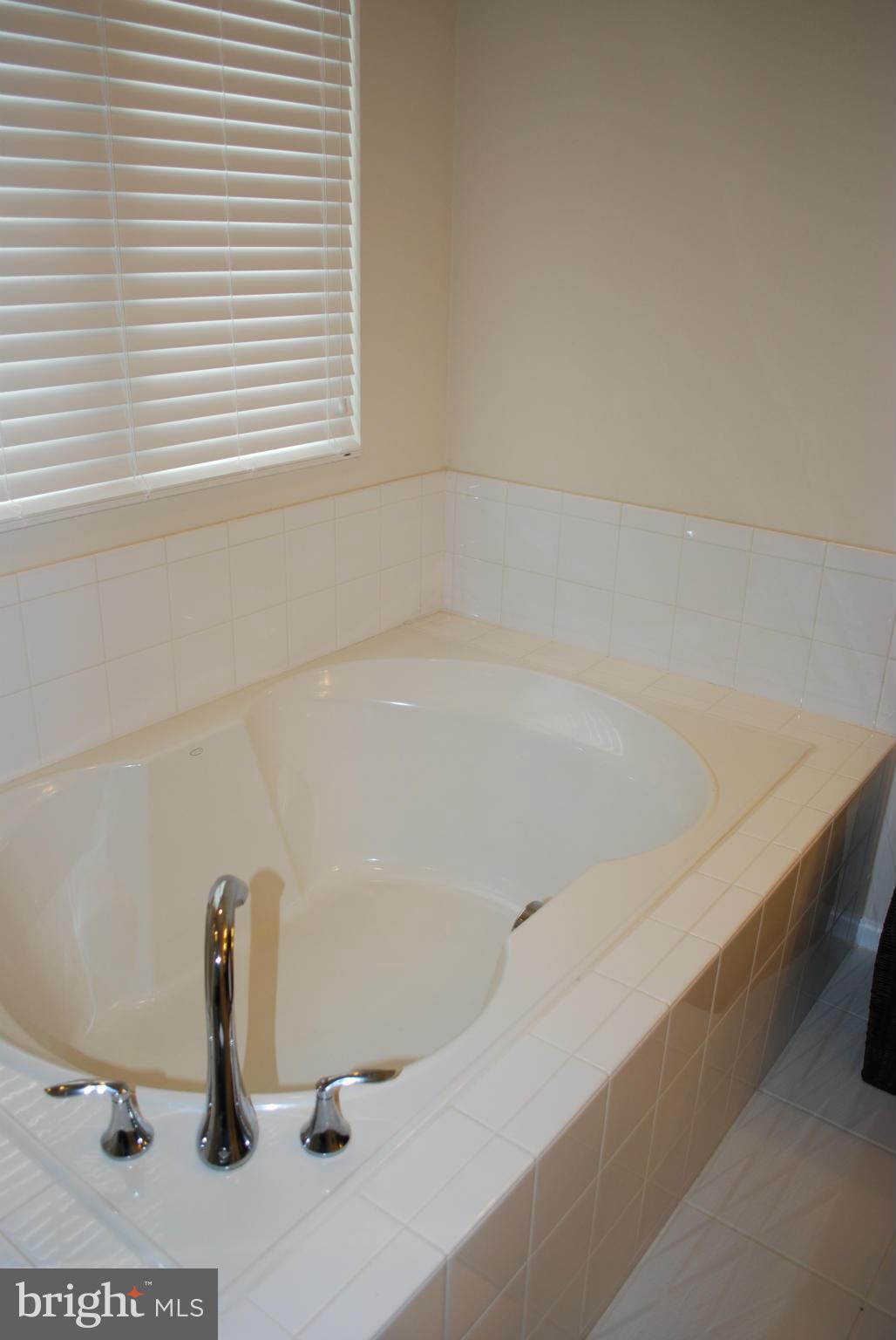 ST CHARLES SUB - GLENEAGLES - Residential Lease