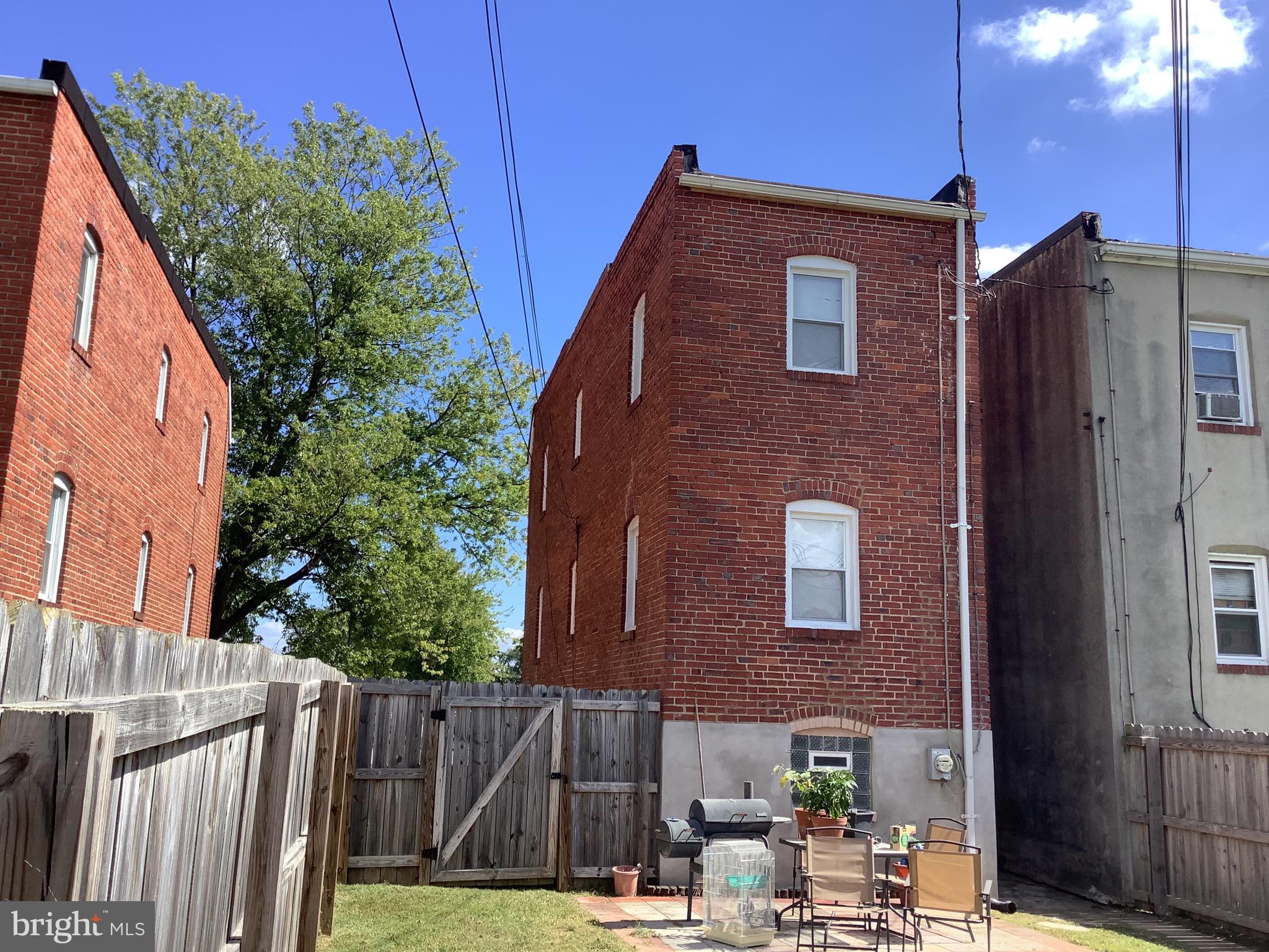 METROPOLITAN HOMES - Residential