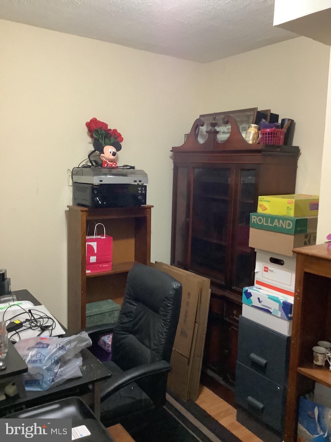 METROPOLITAN HOMES - Residential