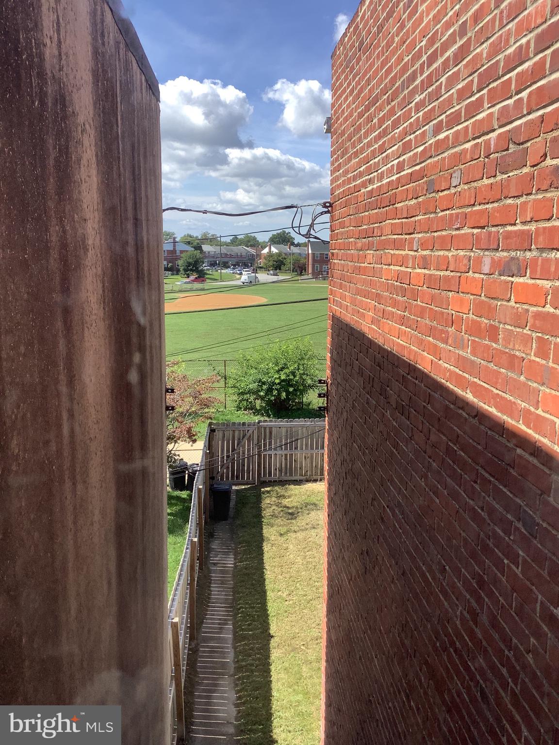 METROPOLITAN HOMES - Residential