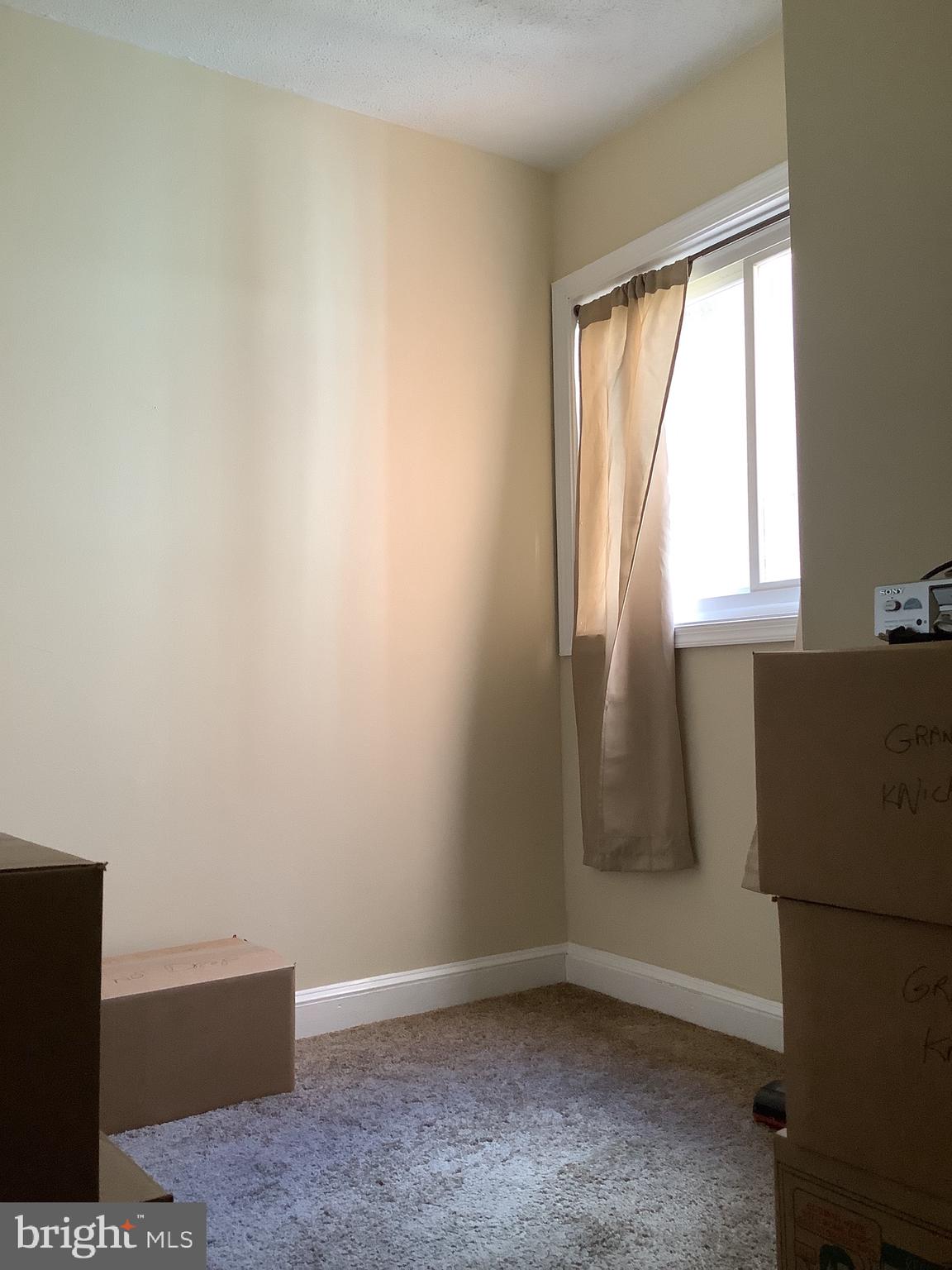 METROPOLITAN HOMES - Residential