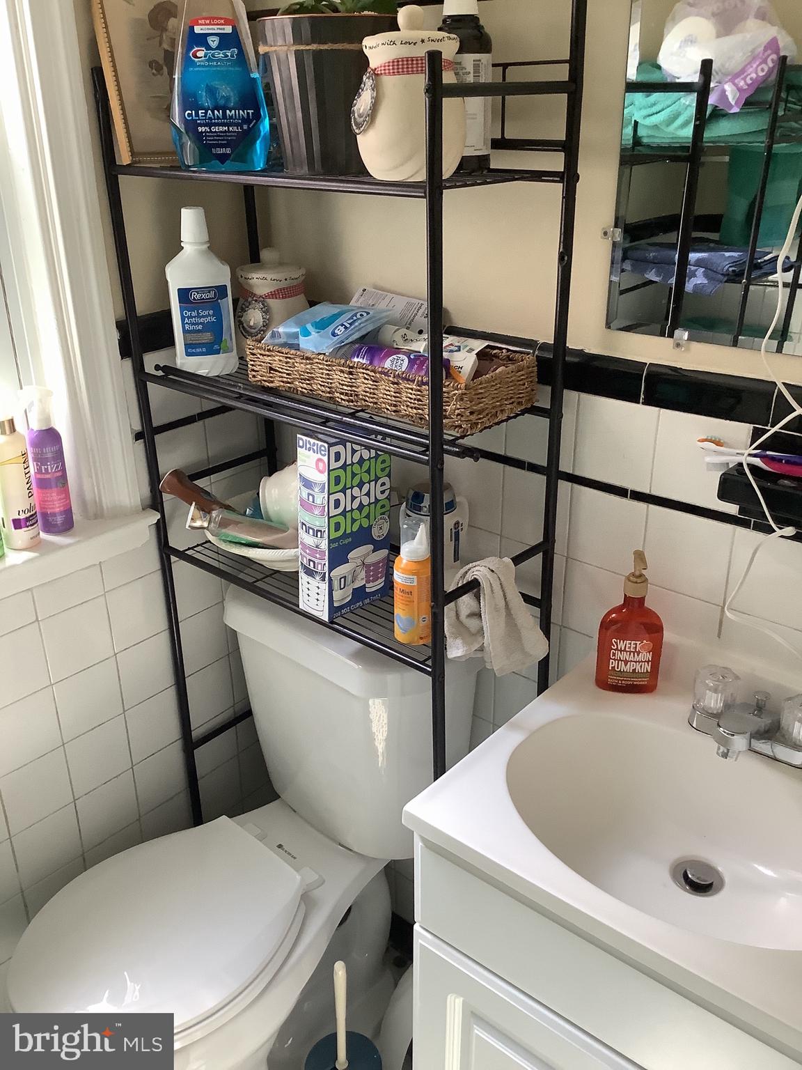 METROPOLITAN HOMES - Residential