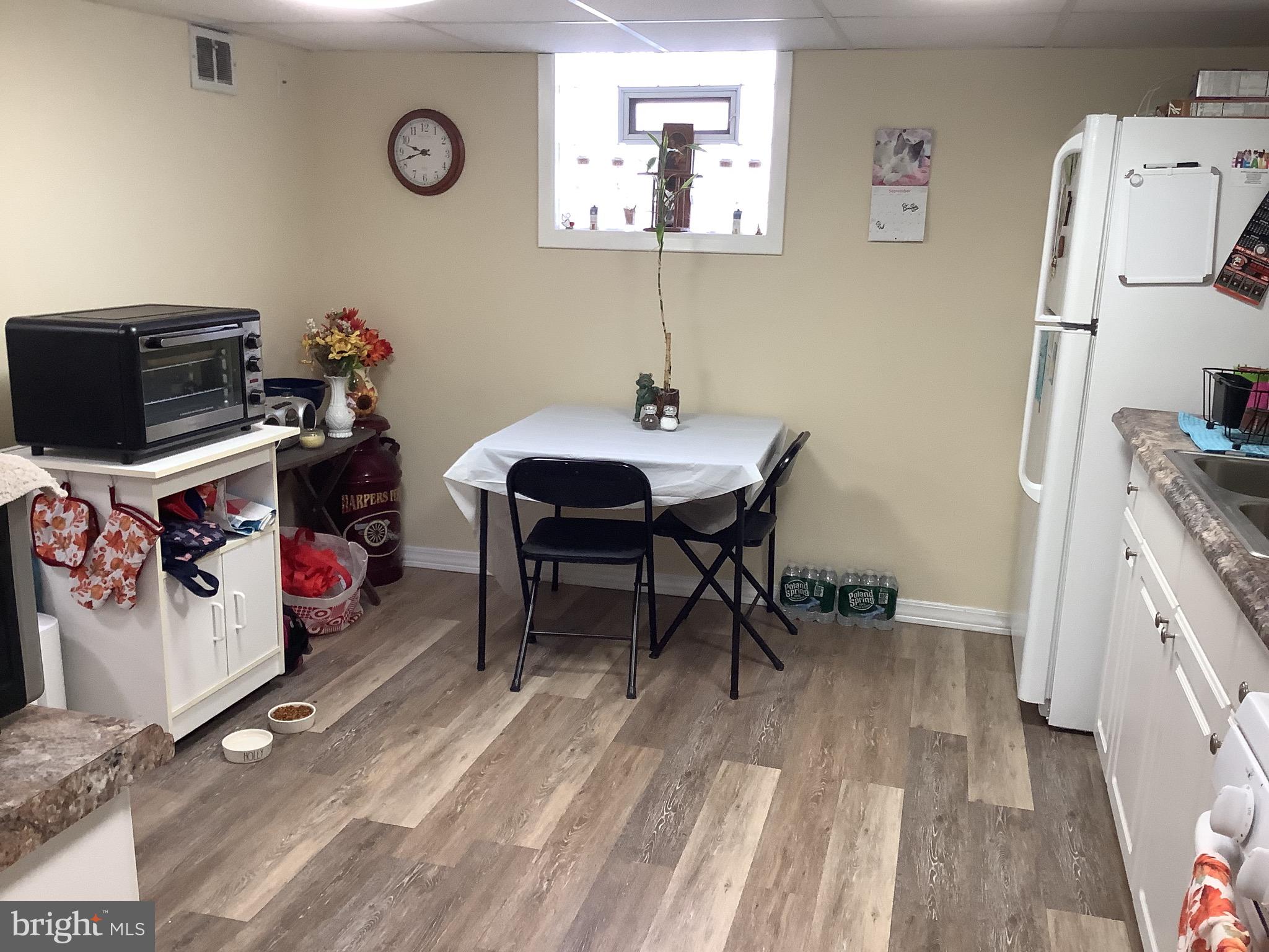 METROPOLITAN HOMES - Residential