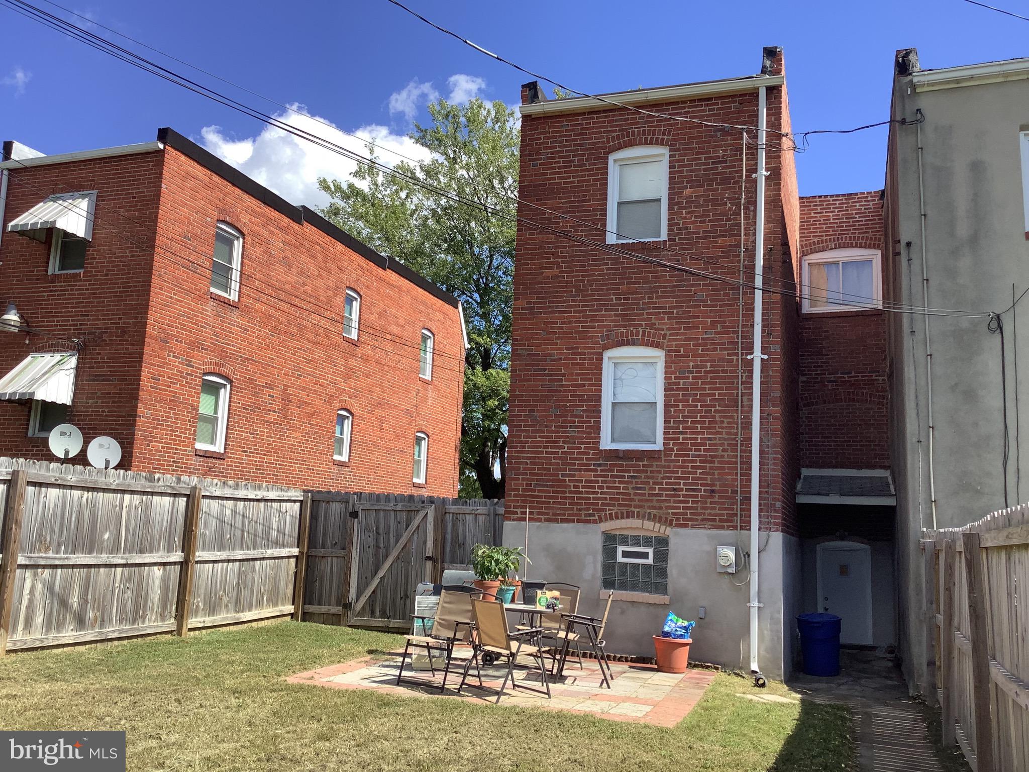 METROPOLITAN HOMES - Residential