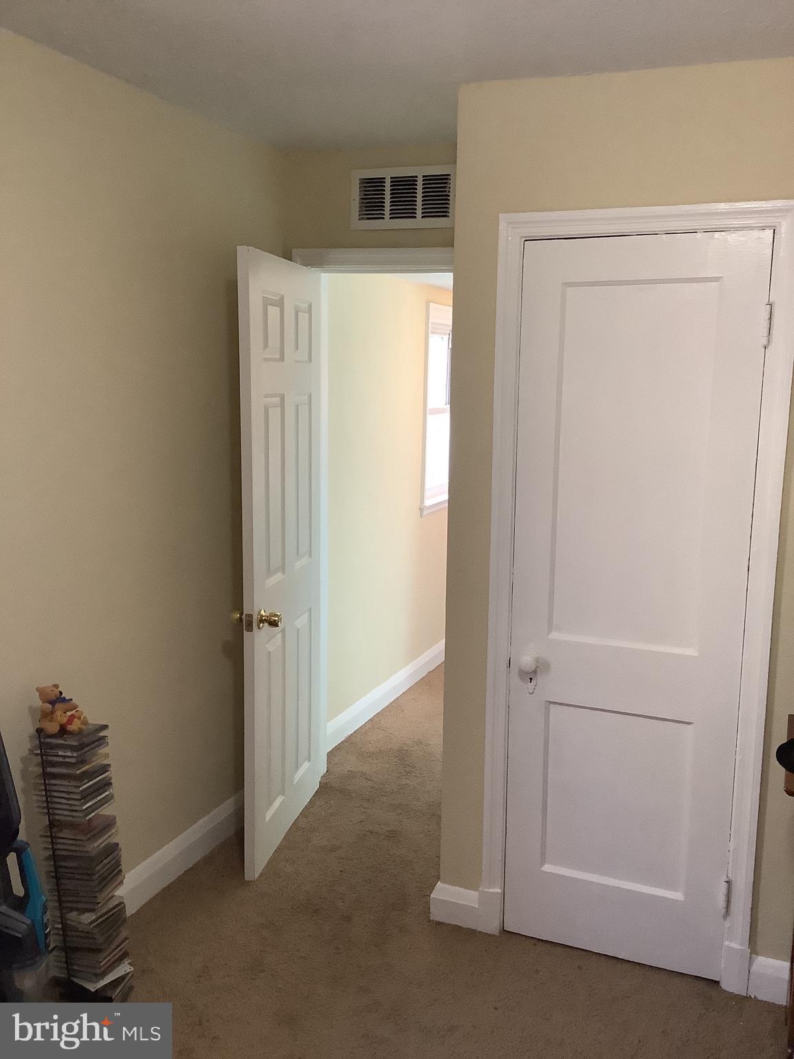 METROPOLITAN HOMES - Residential