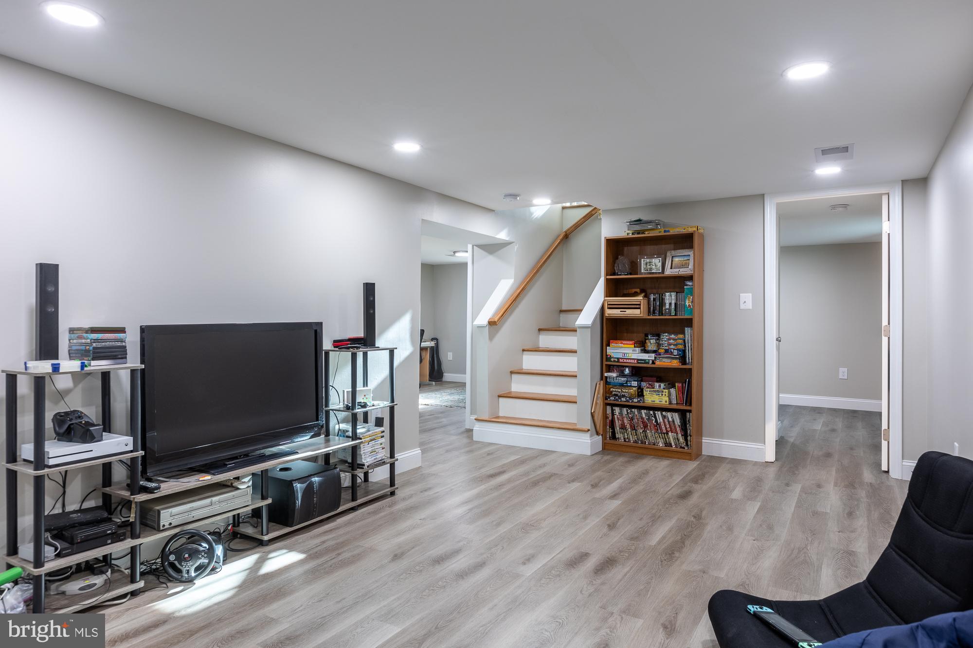 VIRGINIA HILLS - Residential