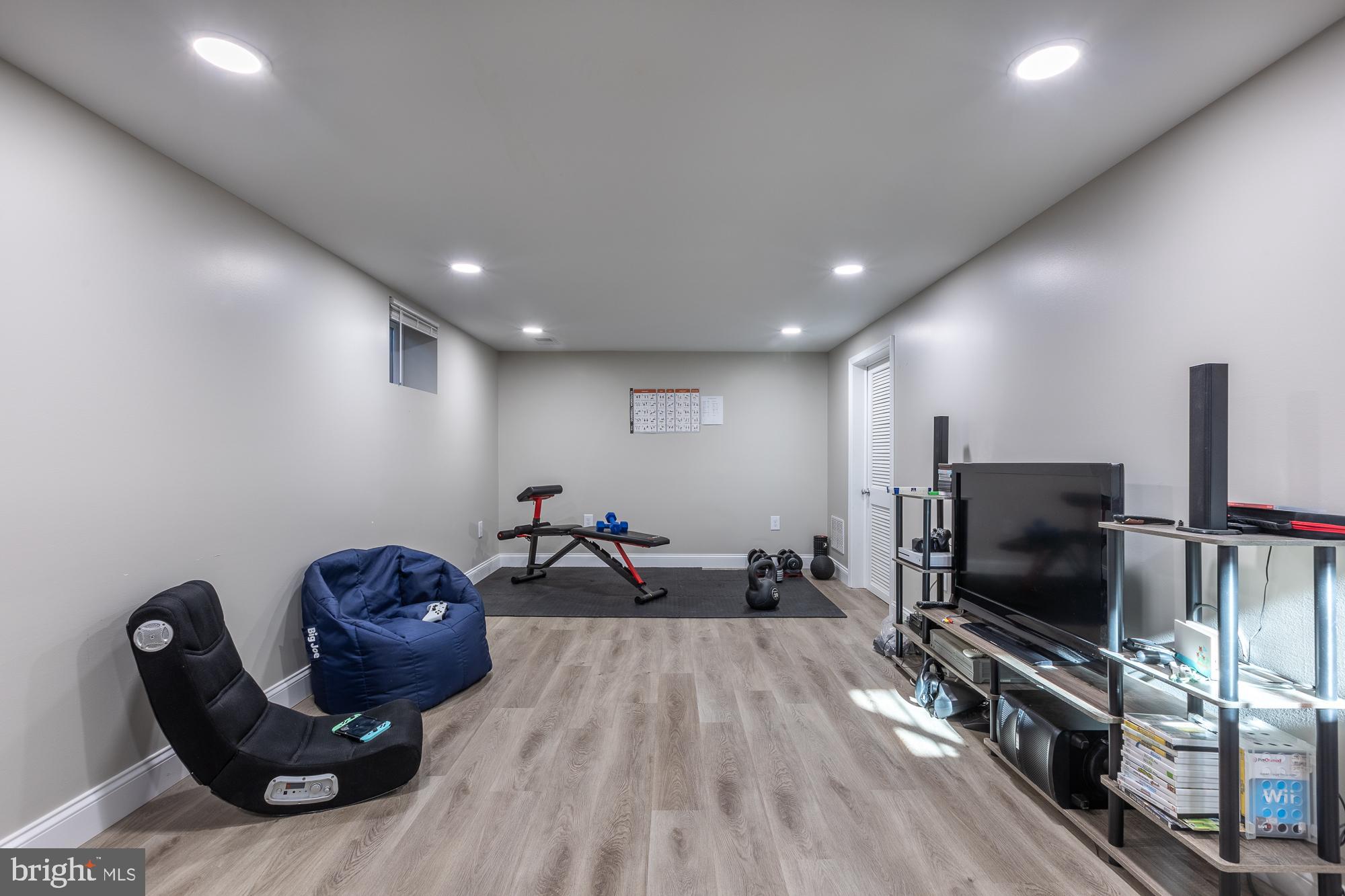 VIRGINIA HILLS - Residential