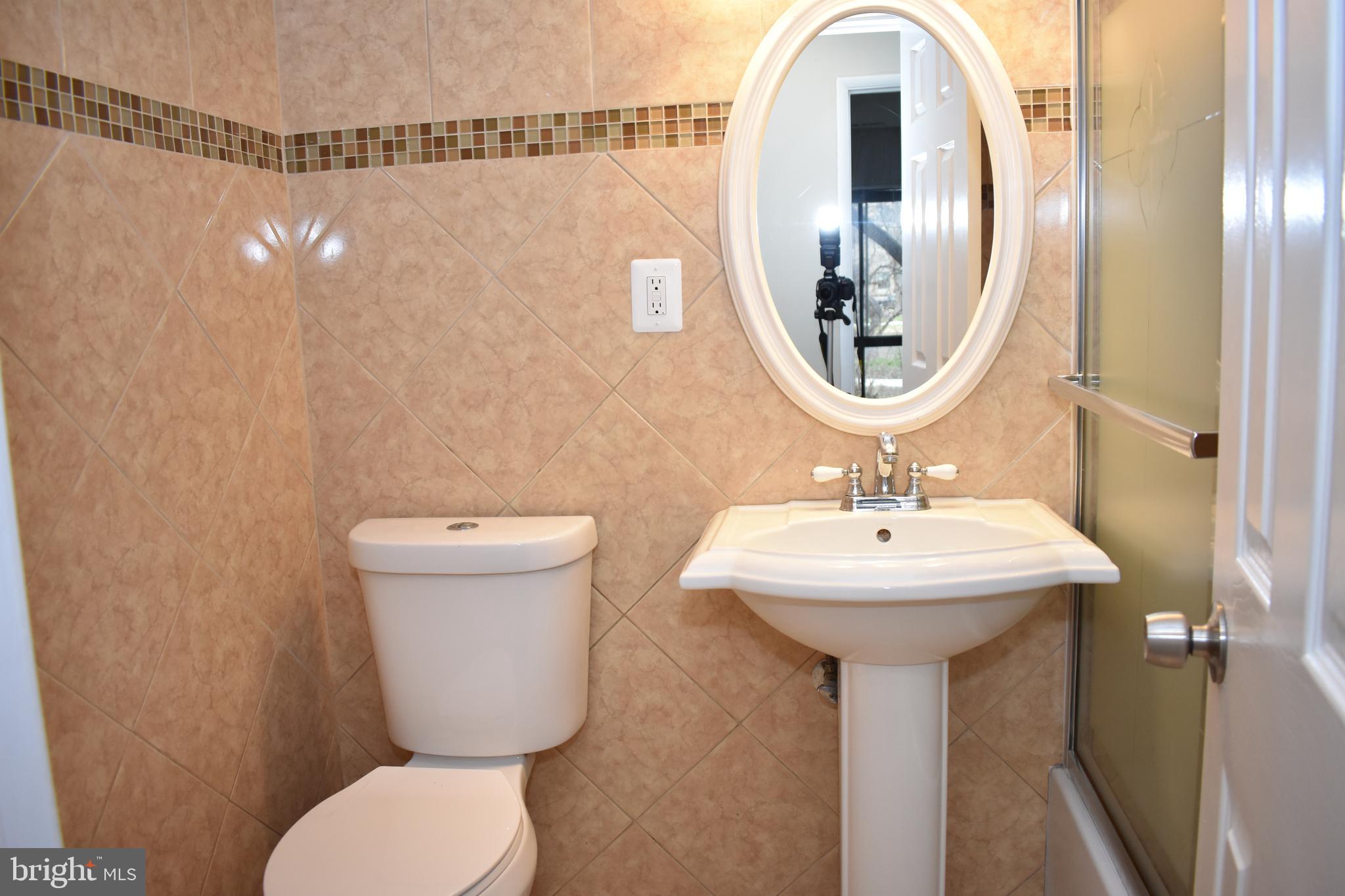 AMERICANA CENTRE - Residential Lease