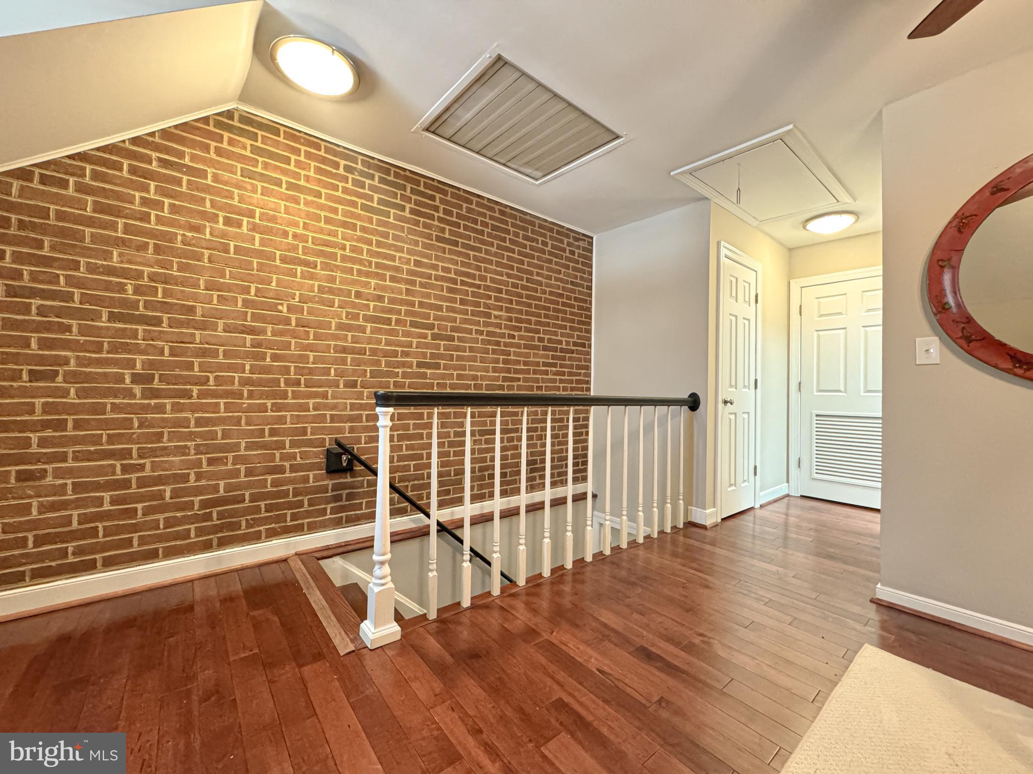 KENMORE TOWNHOME - Residential