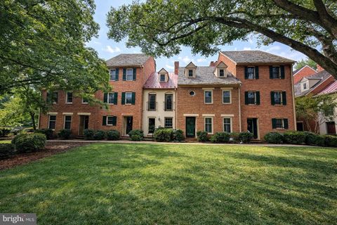Townhouse For Sale - 1306 Kenmore Avenue #4<br/> FREDERICKSBURG, VA 22401