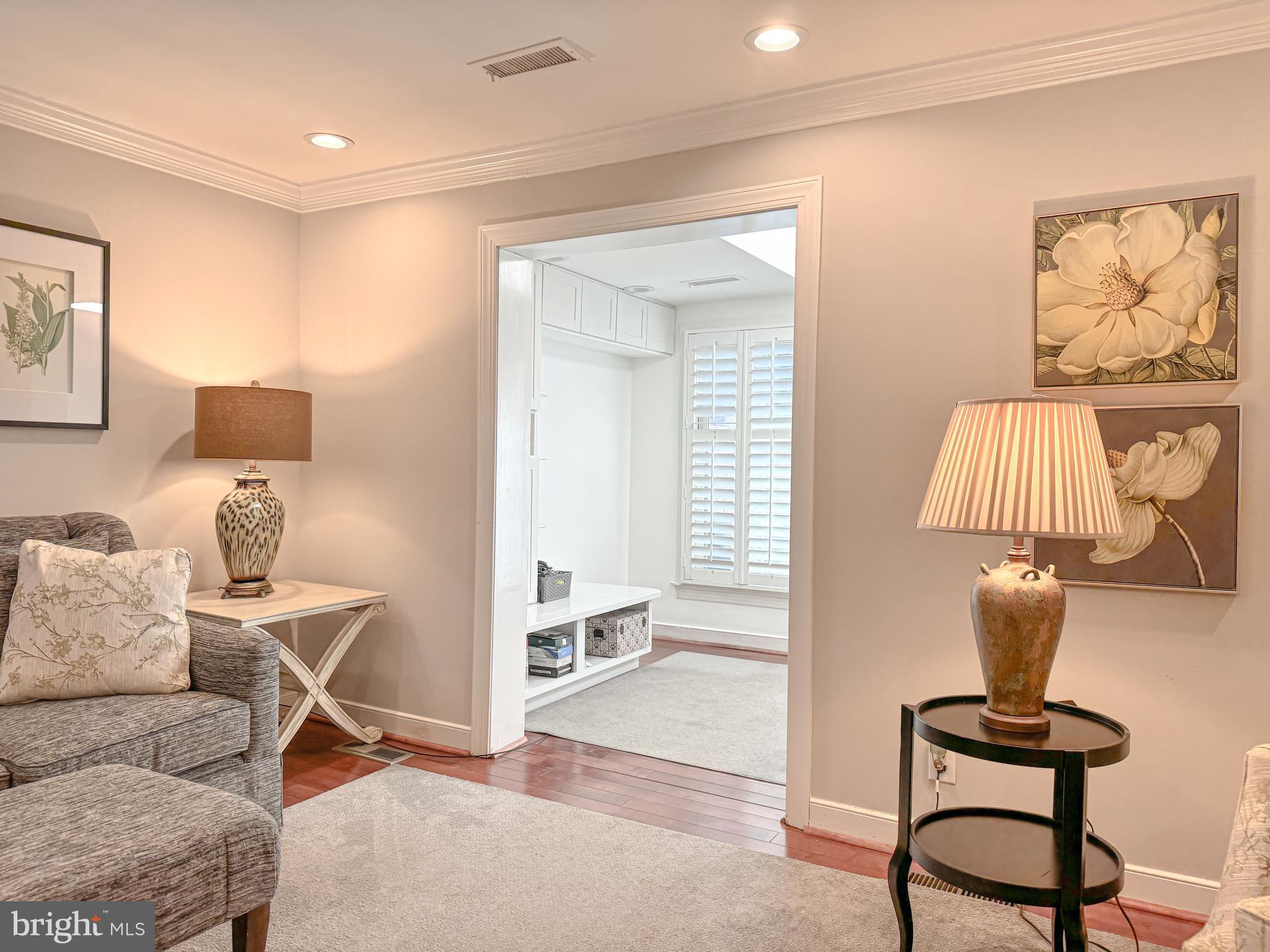 KENMORE TOWNHOME - Residential