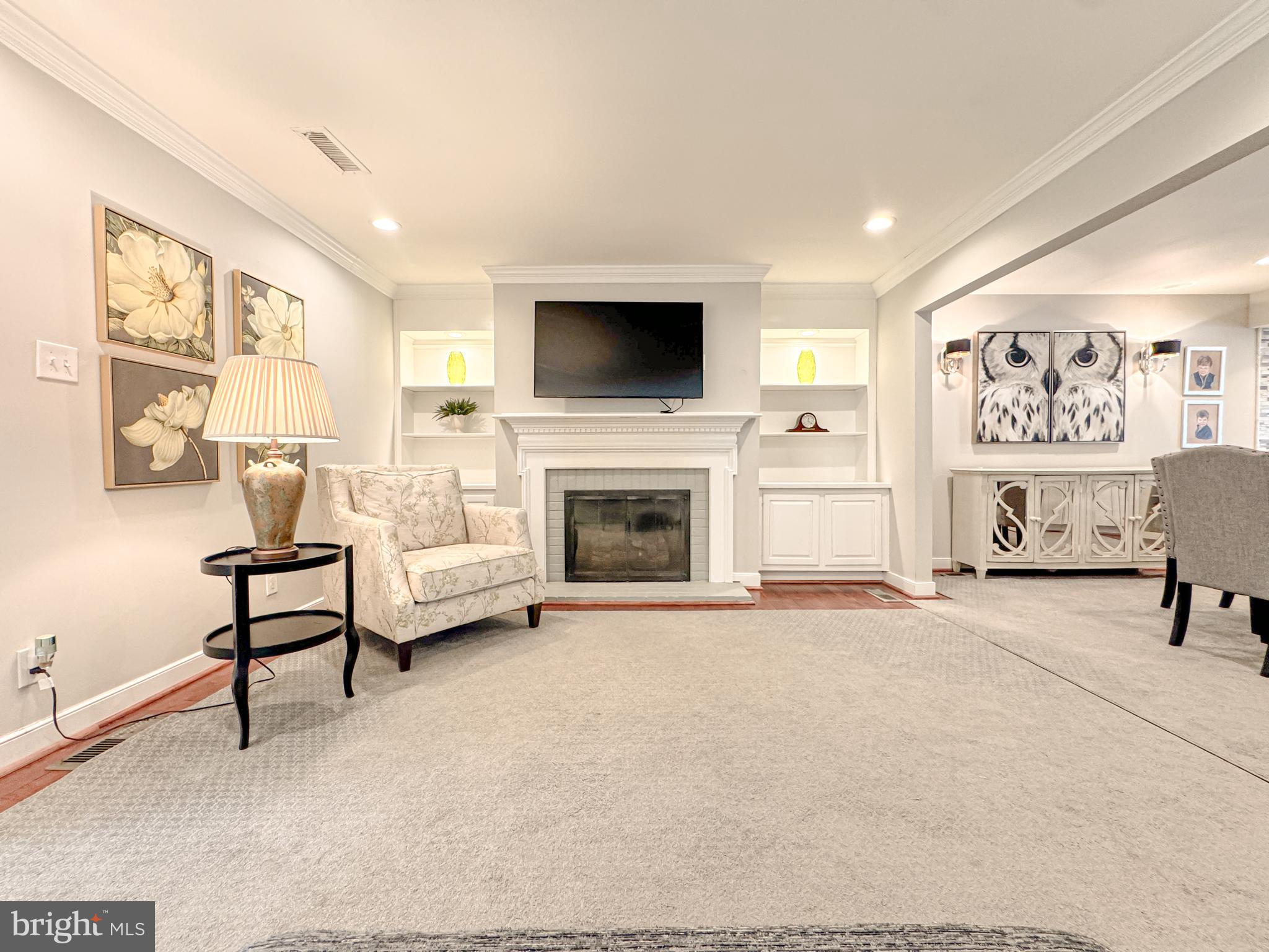 KENMORE TOWNHOME - Residential