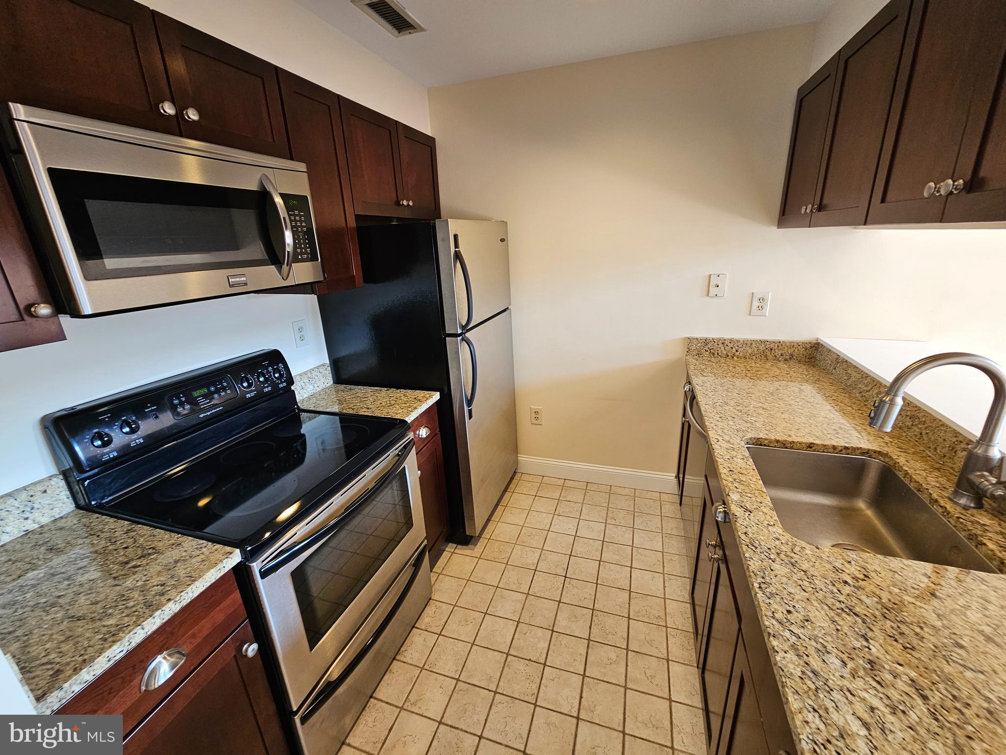 BRIDGEVIEW PLACE - Residential Lease