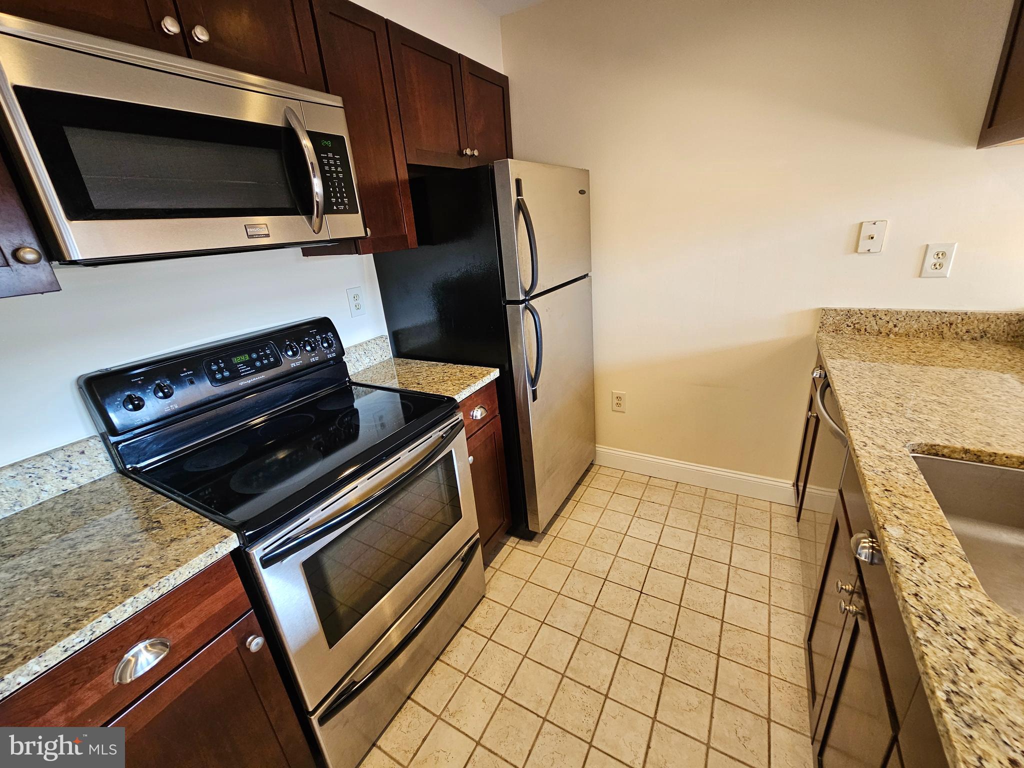 BRIDGEVIEW PLACE - Residential Lease