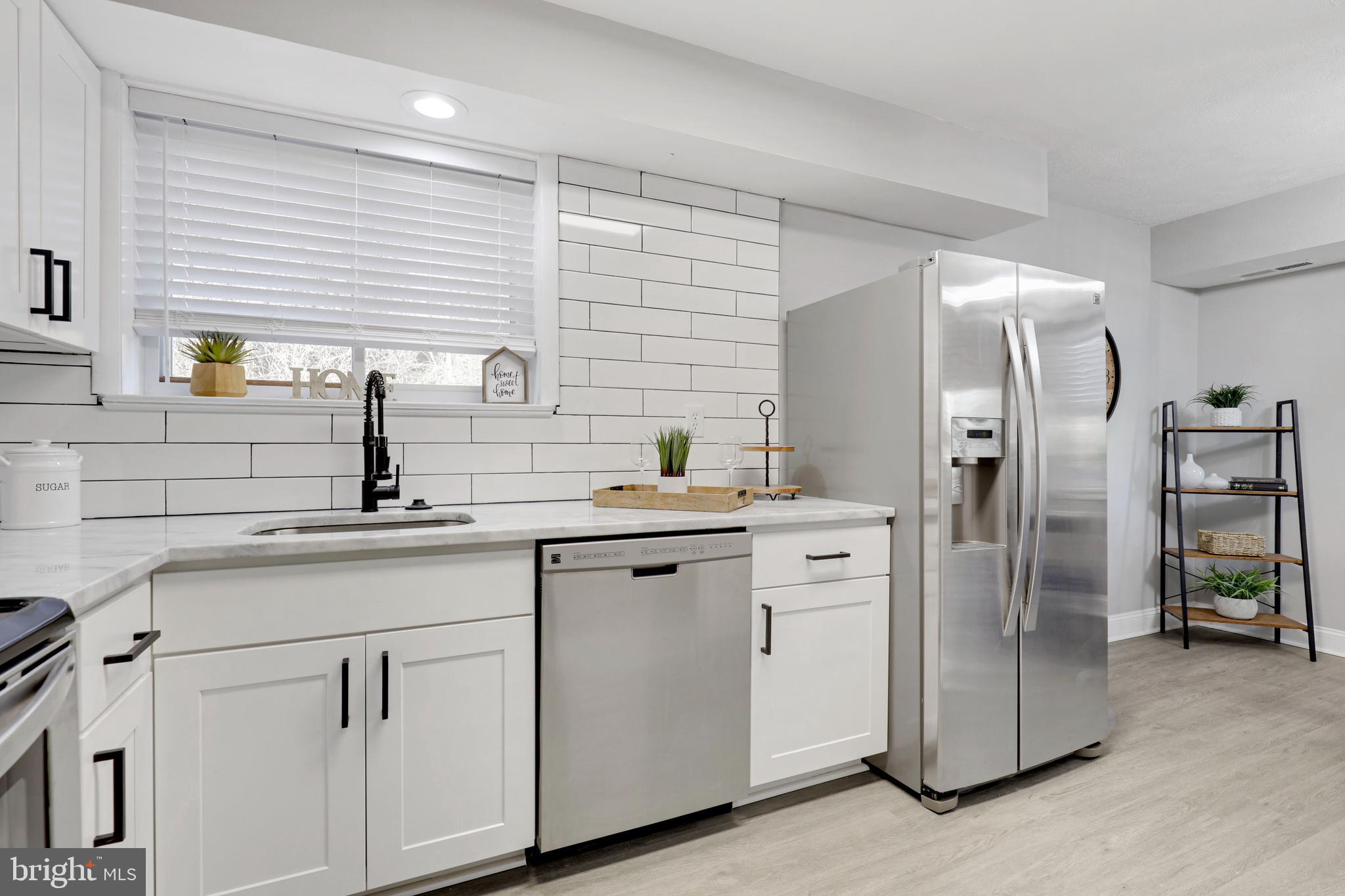 MOORES MILL MANOR - Residential