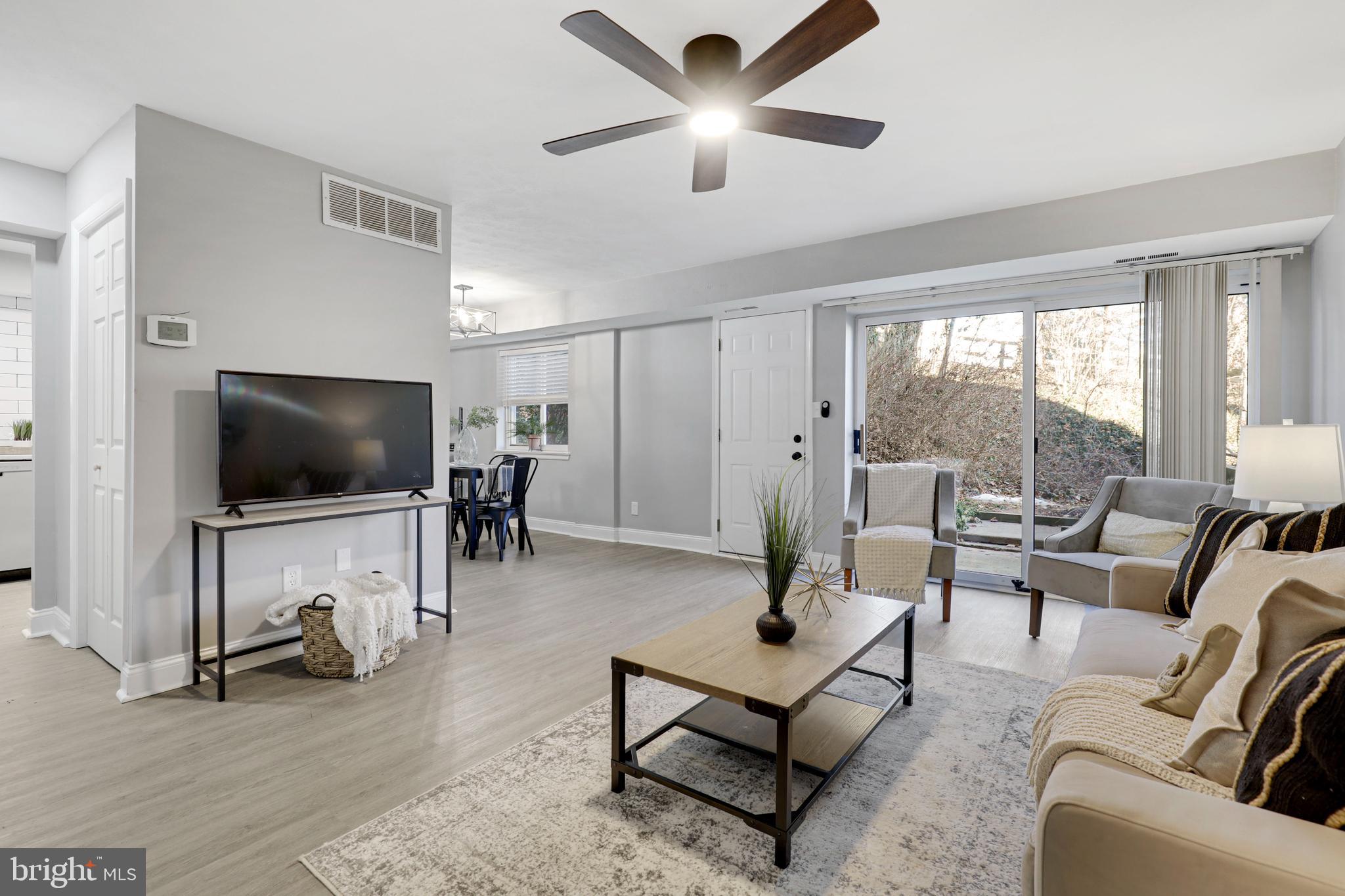 MOORES MILL MANOR - Residential