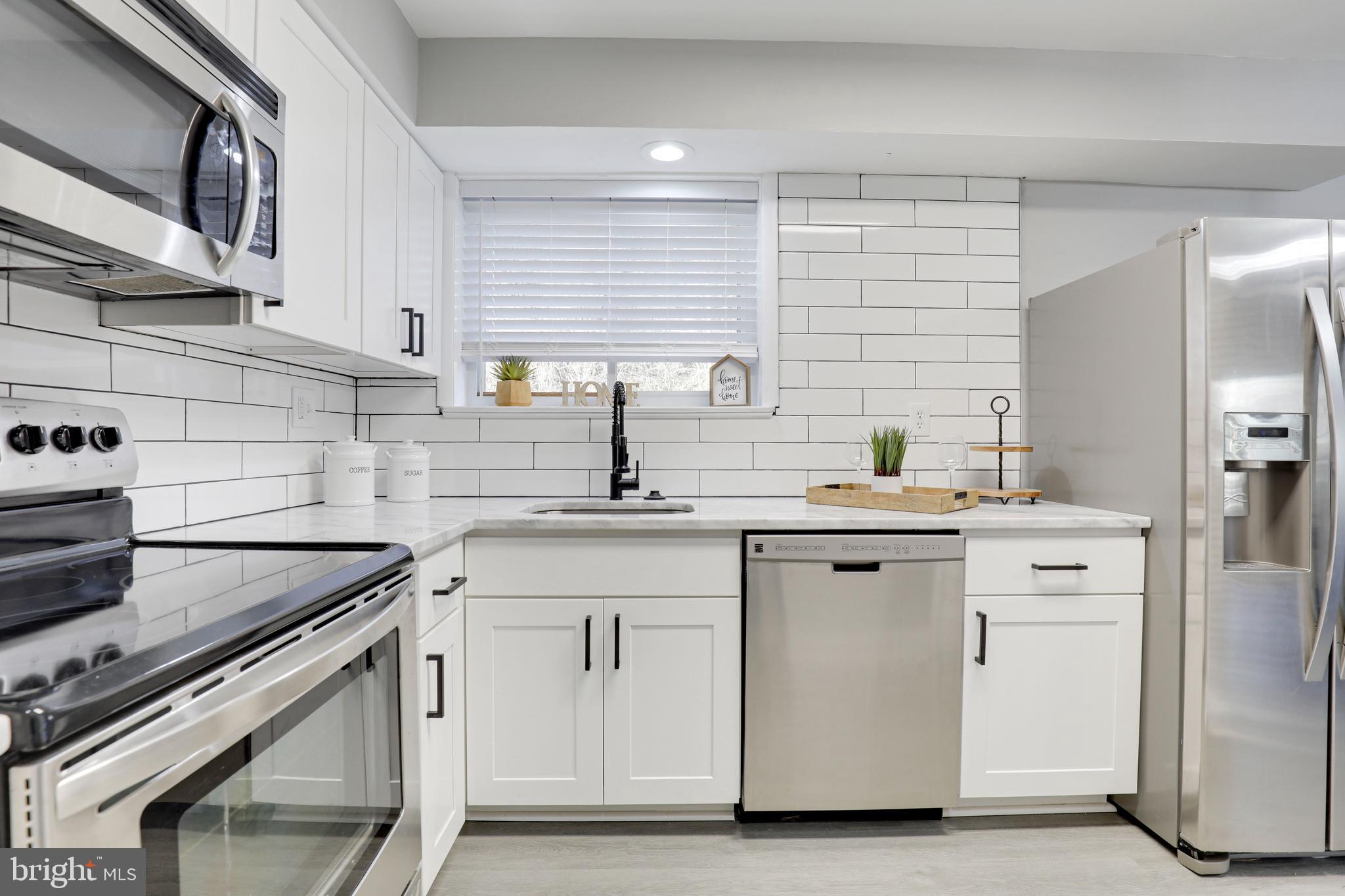 MOORES MILL MANOR - Residential