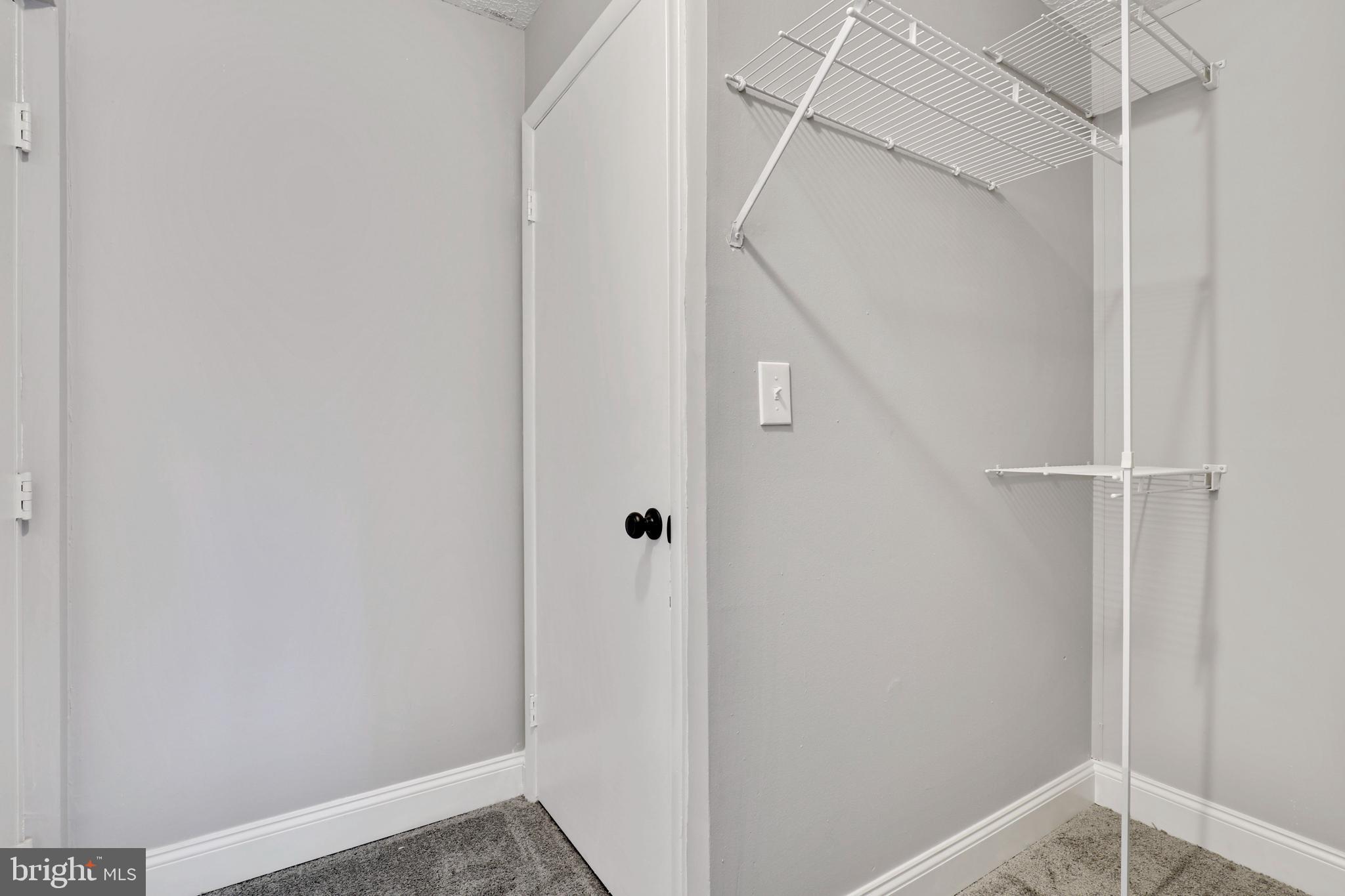 MOORES MILL MANOR - Residential