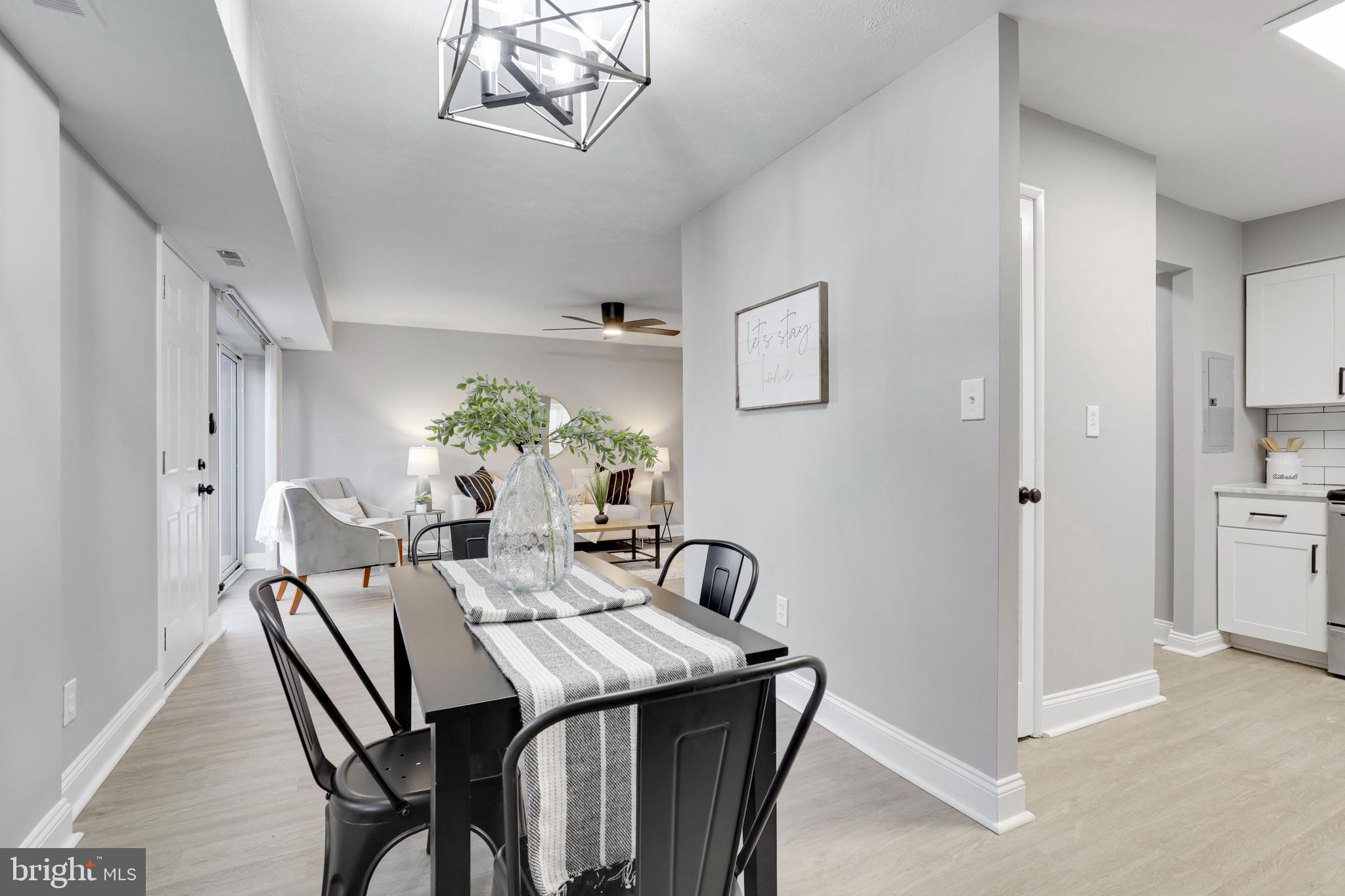 MOORES MILL MANOR - Residential