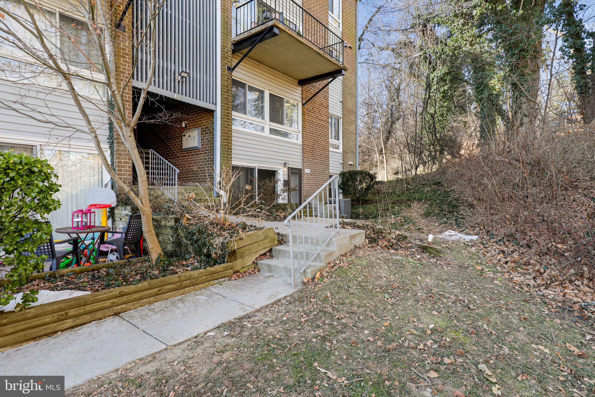 MOORES MILL MANOR - Residential