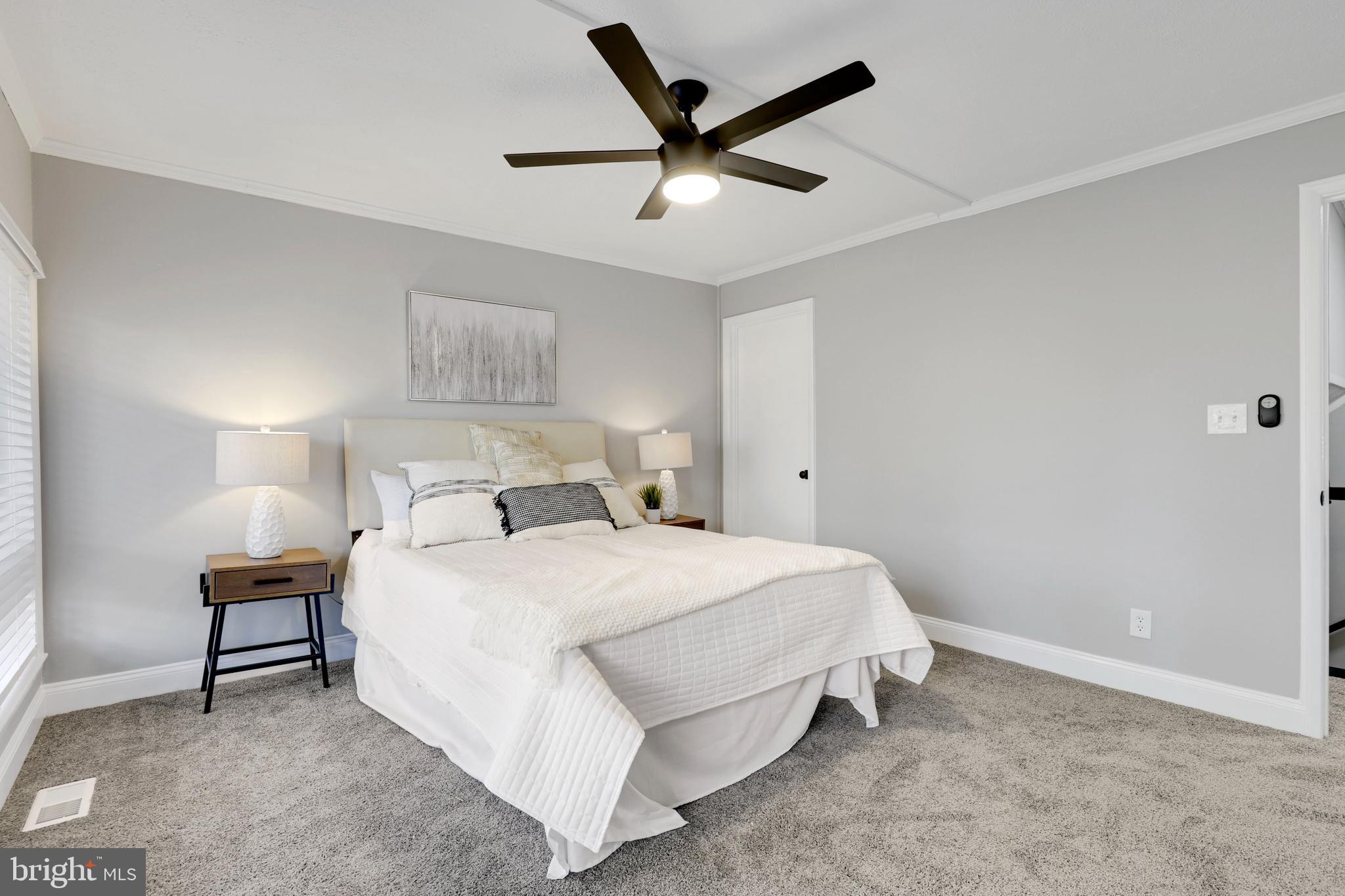 MOORES MILL MANOR - Residential