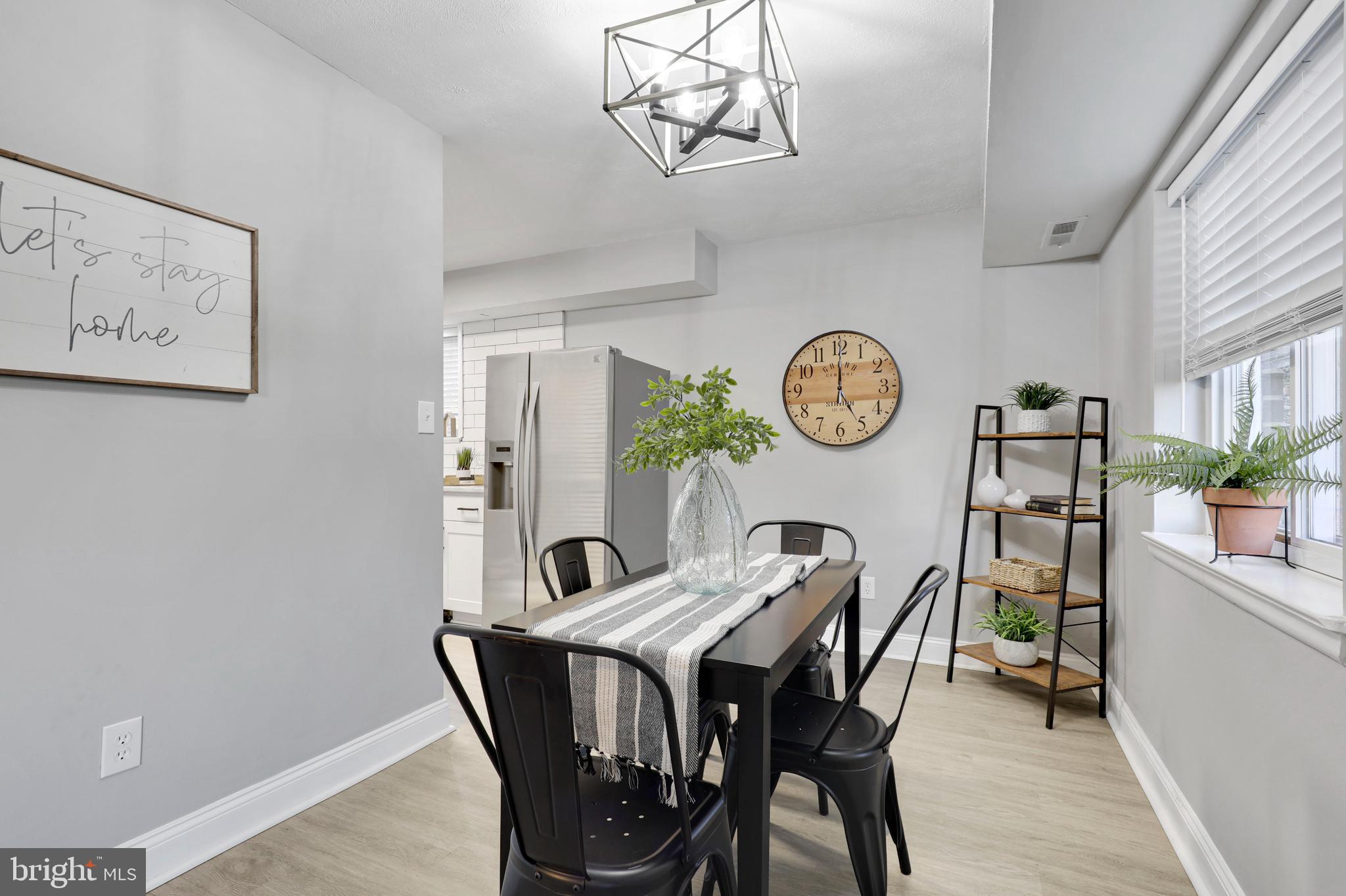 MOORES MILL MANOR - Residential