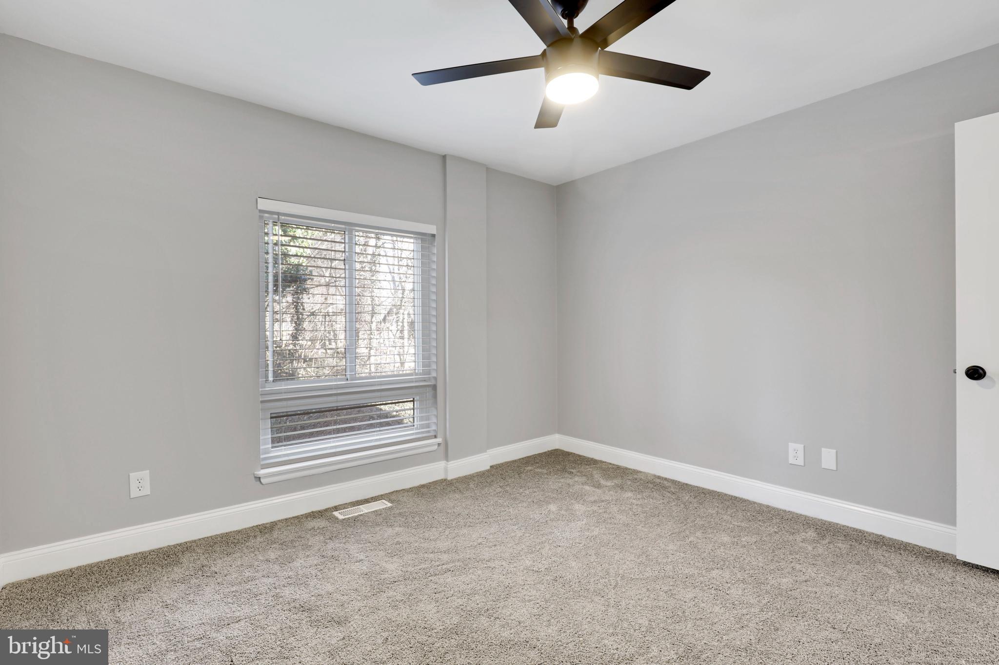 MOORES MILL MANOR - Residential