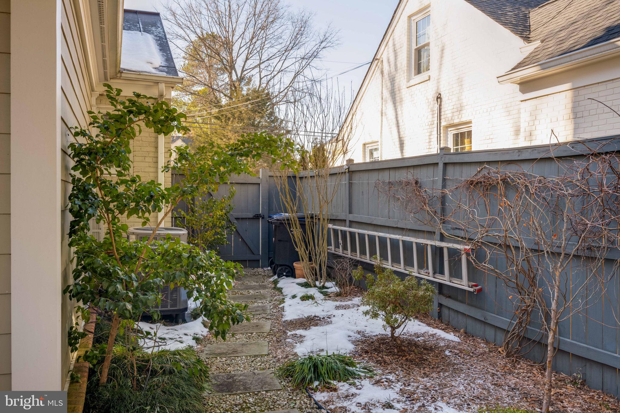 BRADDOCK HEIGHTS - Residential