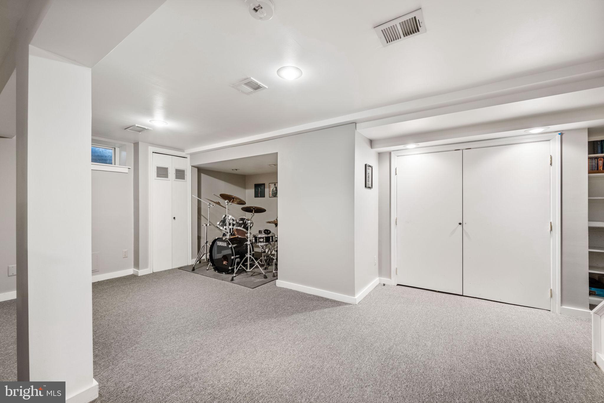 BRADDOCK HEIGHTS - Residential