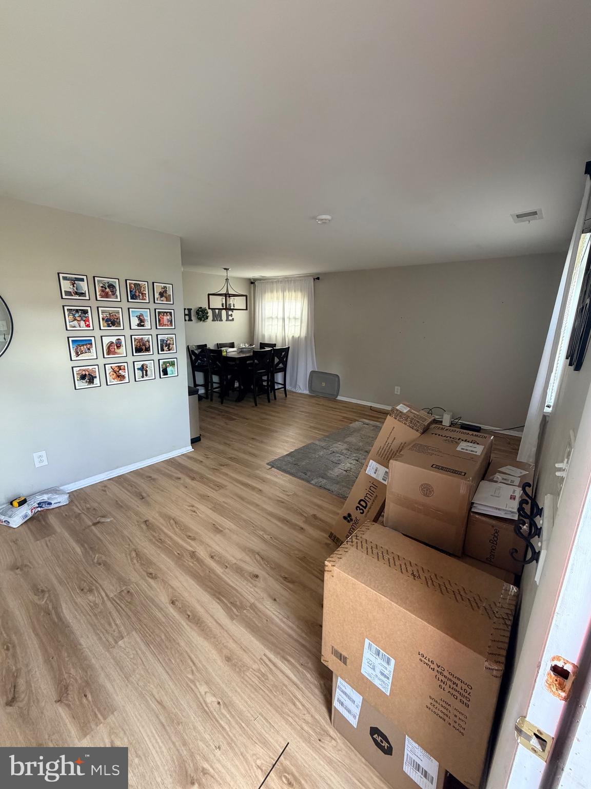 521 CORINTHIAN AVENUE