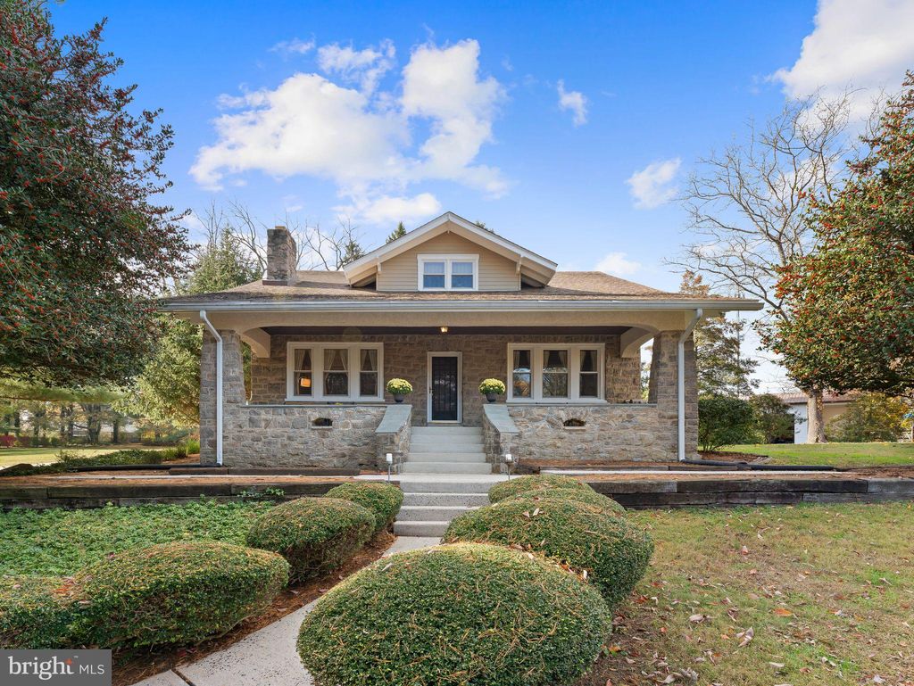 Photo of 490 S Old Middletown Road, MEDIA, PA 19063 (MLS # PADE2103002)