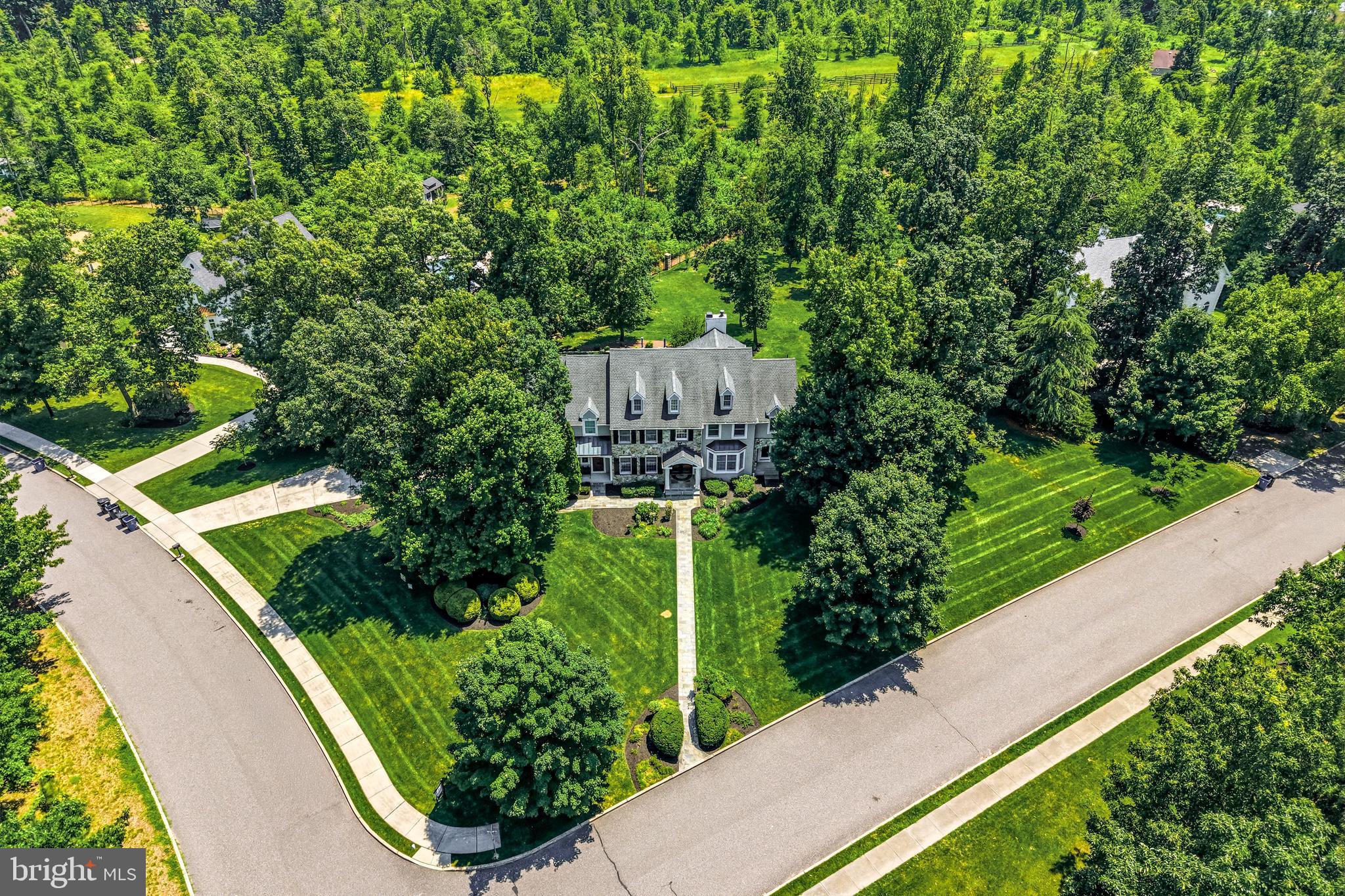 24 WINDING WAY