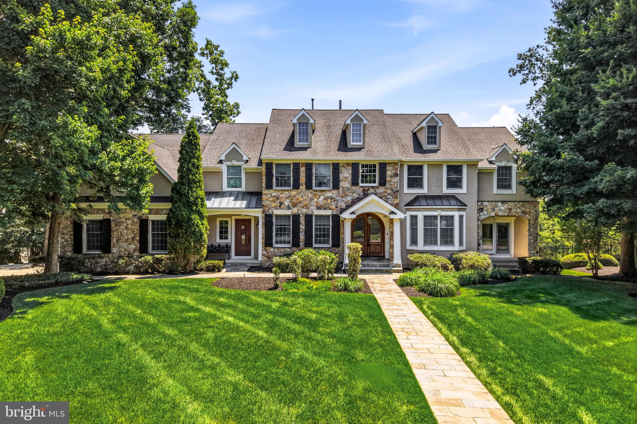 24 WINDING WAY