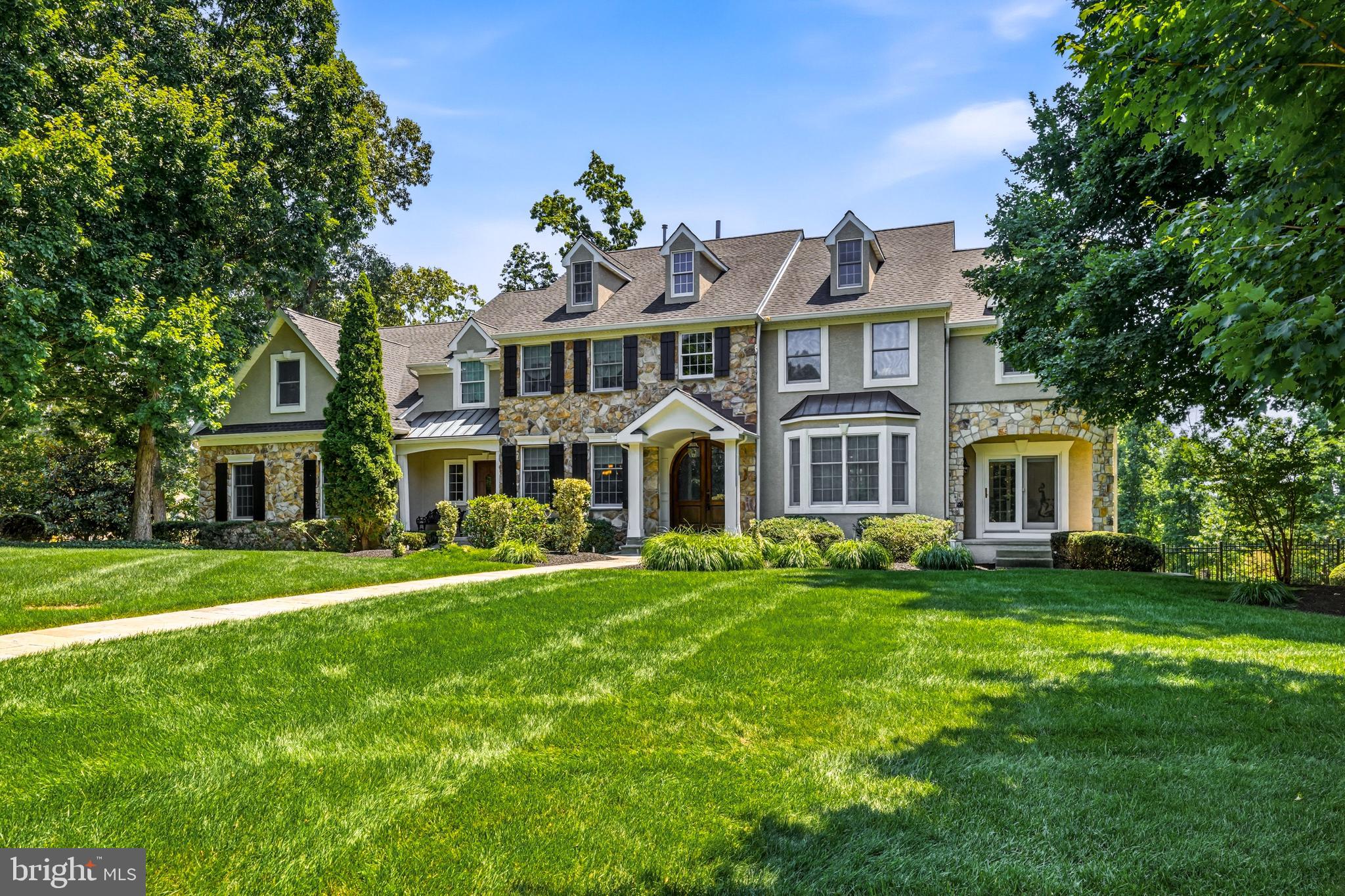 24 WINDING WAY