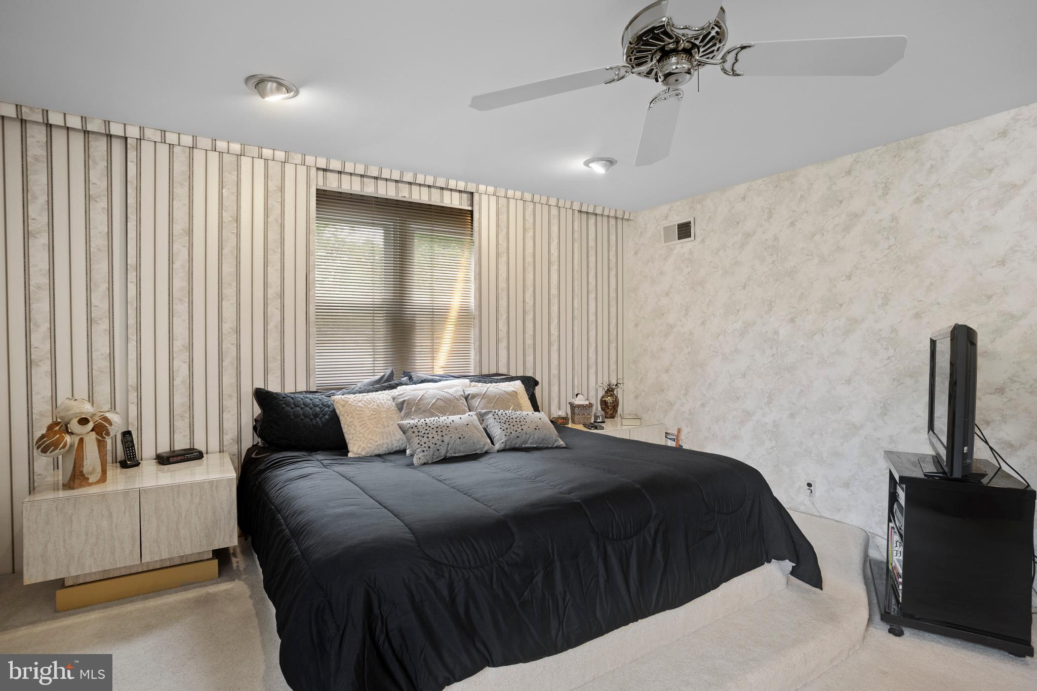 JUSTA FARMS - Residential